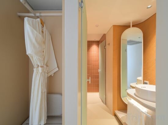 Deluxe Ocean View King