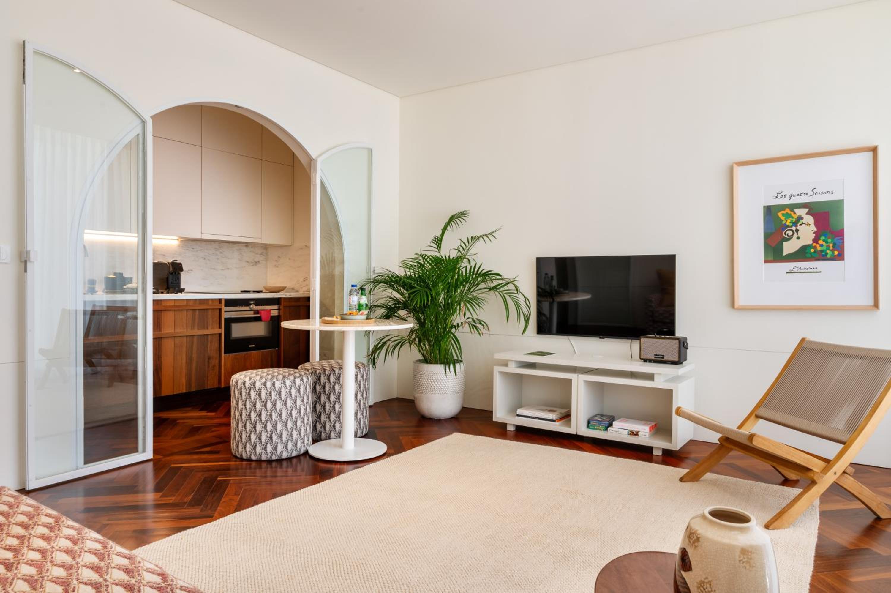 Standard Apartment with Balcony and Pool View