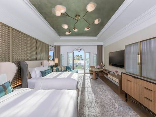 Deluxe Garden Terrace Twin Room в Emirates Palace Mandarin Oriental