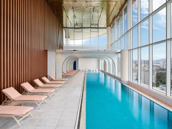 Superior King Room With City View