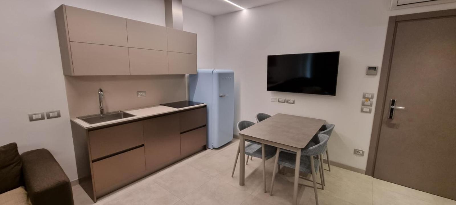 Deluxe Apartment with Terrace and Side Sea View