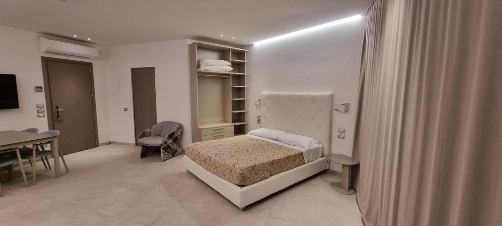 Deluxe Apartment with Terrace and Side Sea View