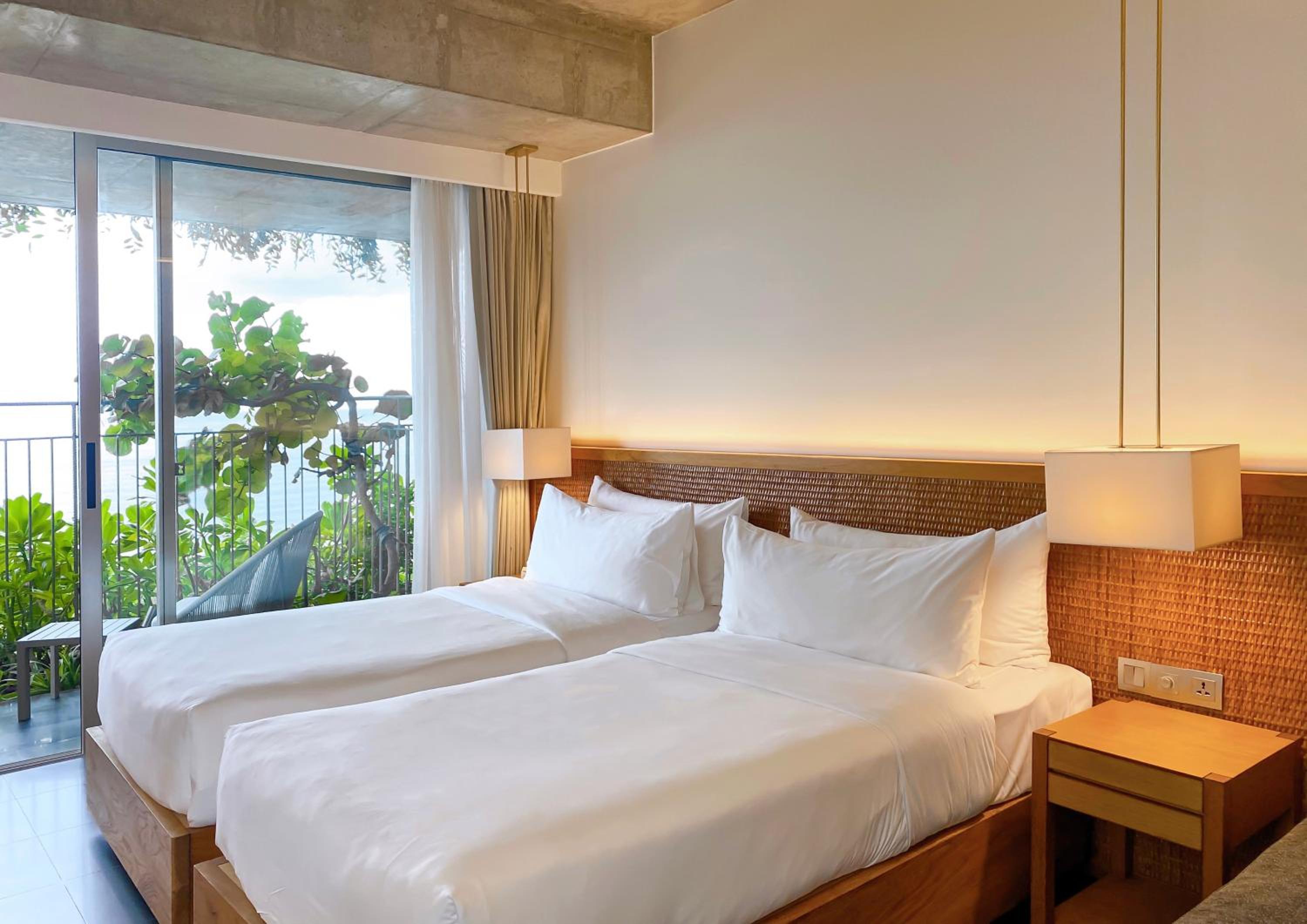 Deluxe Twin Room with Sea View
