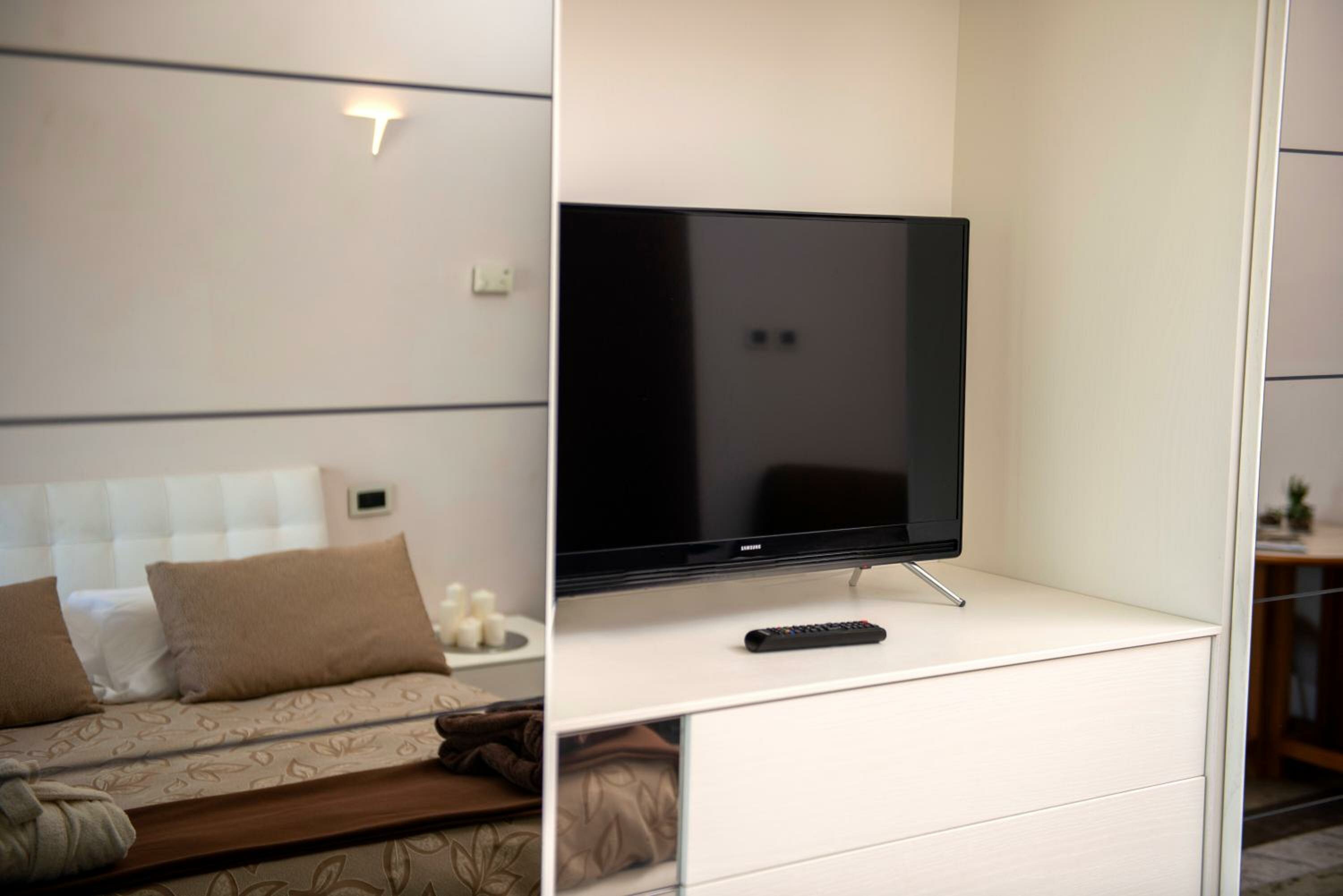 Deluxe Apartment with Private Garden