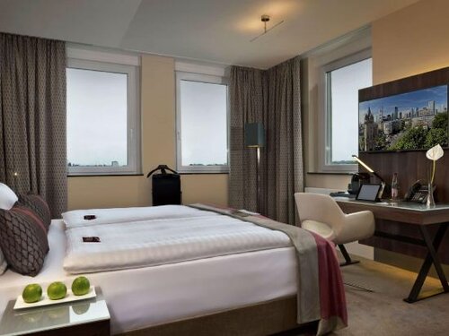 Superior Plus King Room в Fleming's Selection Hotel Frankfurt-City
