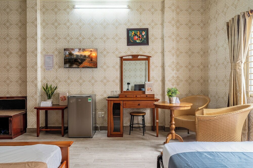Economy Triple Room, City View