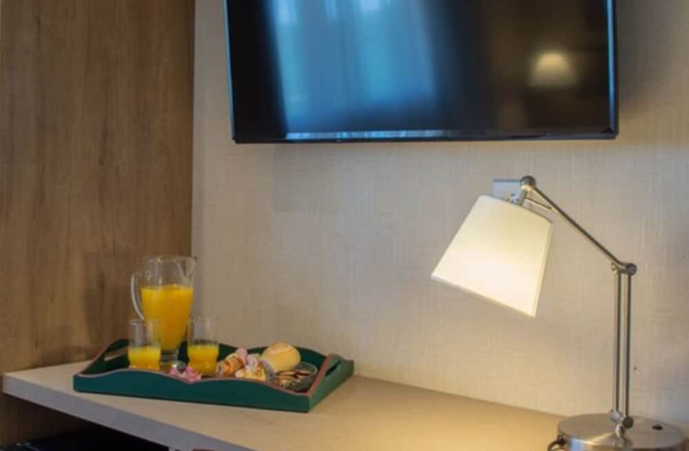 Standard Room, 1 Queen Bed, Non Smoking