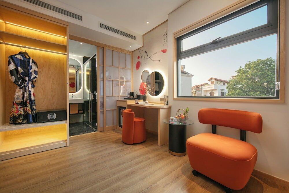 Deluxe Double or Twin Room, City View