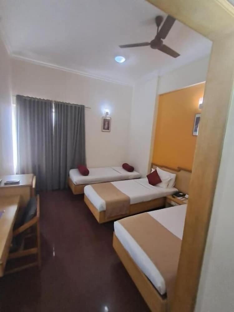 Standard Twin Room, City View