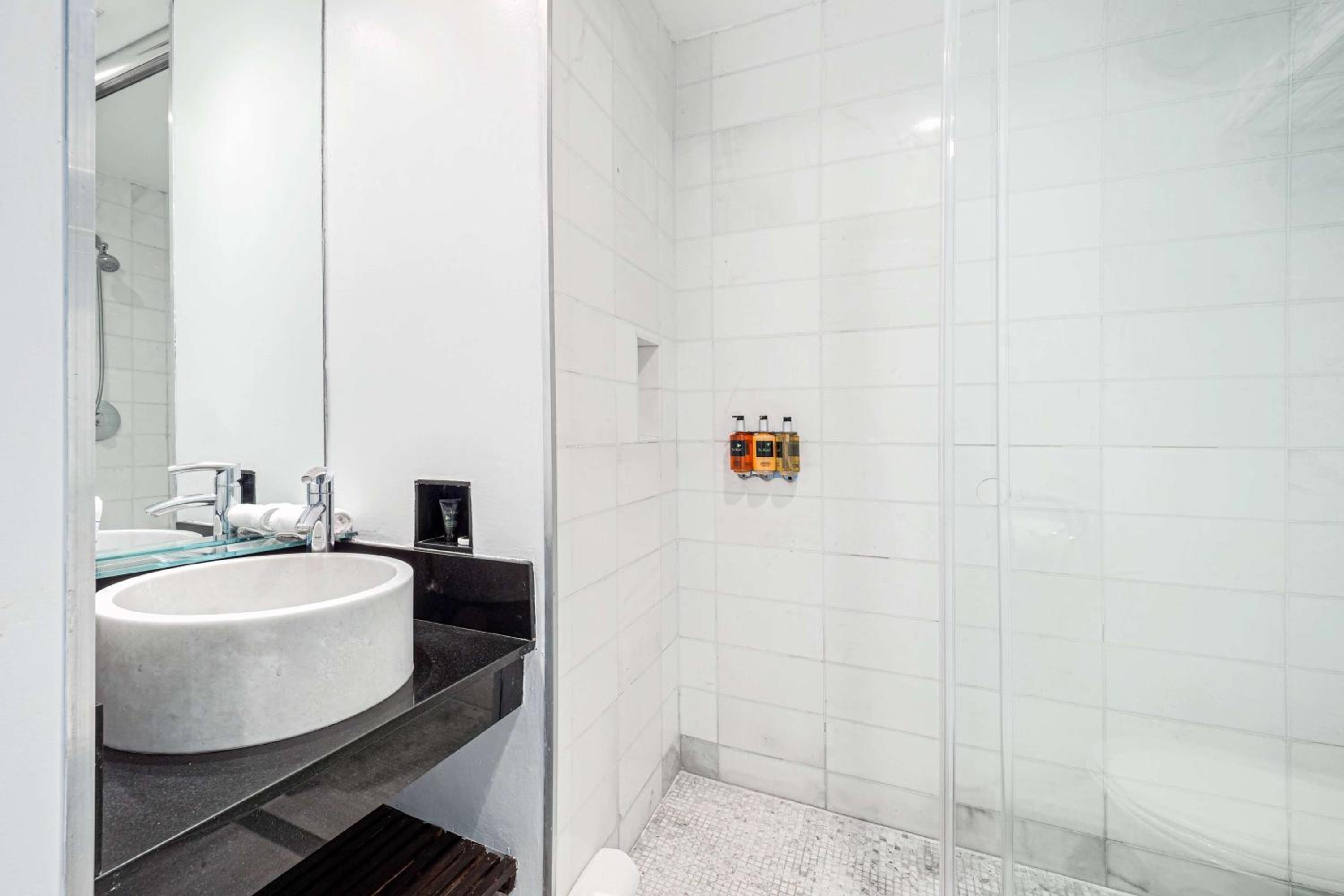 Deluxe King Room - Non-Smoking