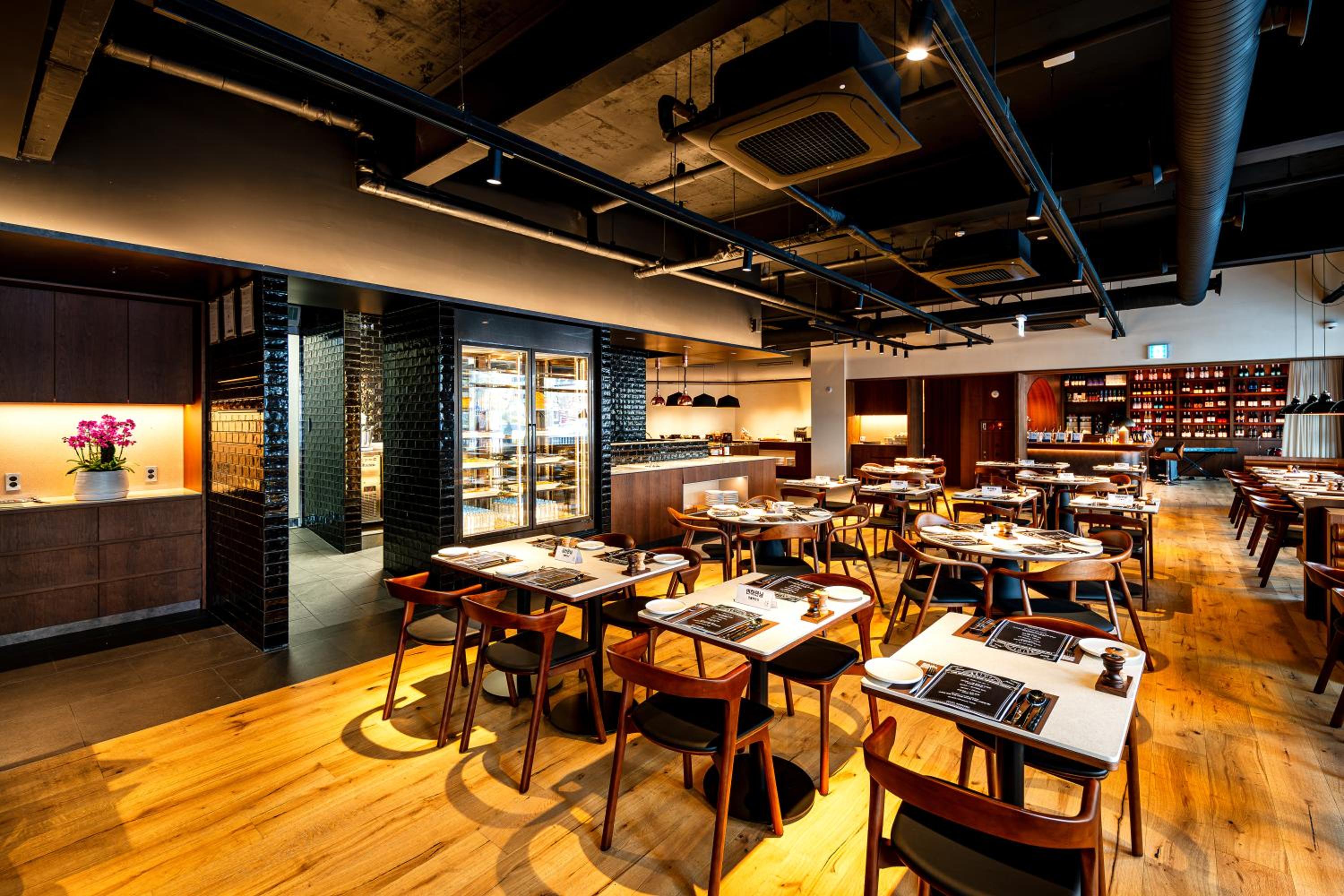 KIDS FAMILY ROOM-135 KITCHEN&BAR Breakfast Buffet for 2pax