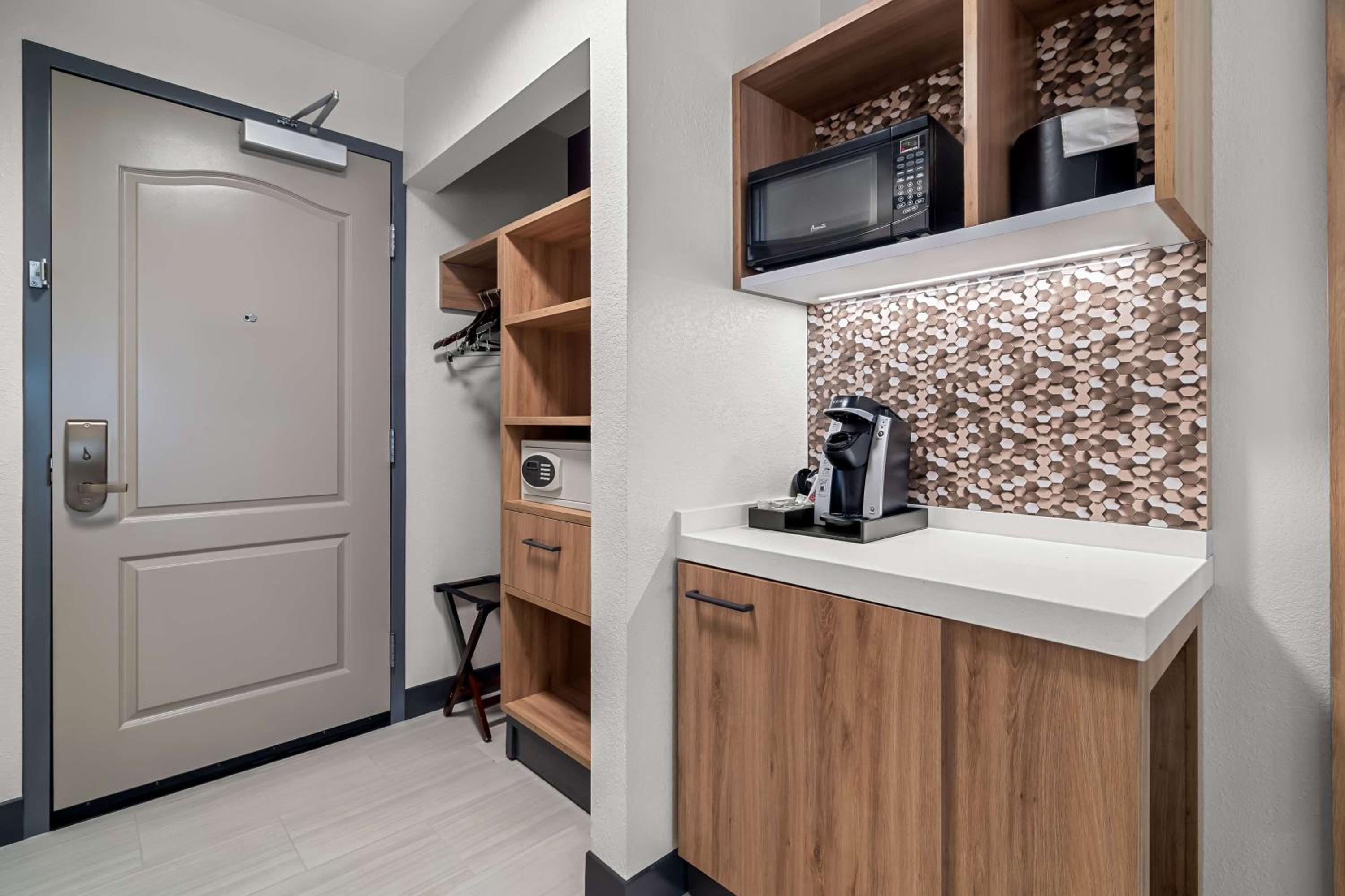 Junior King Suite with Seating Area