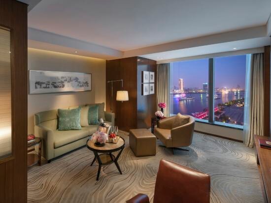 Pearl Tower Suite