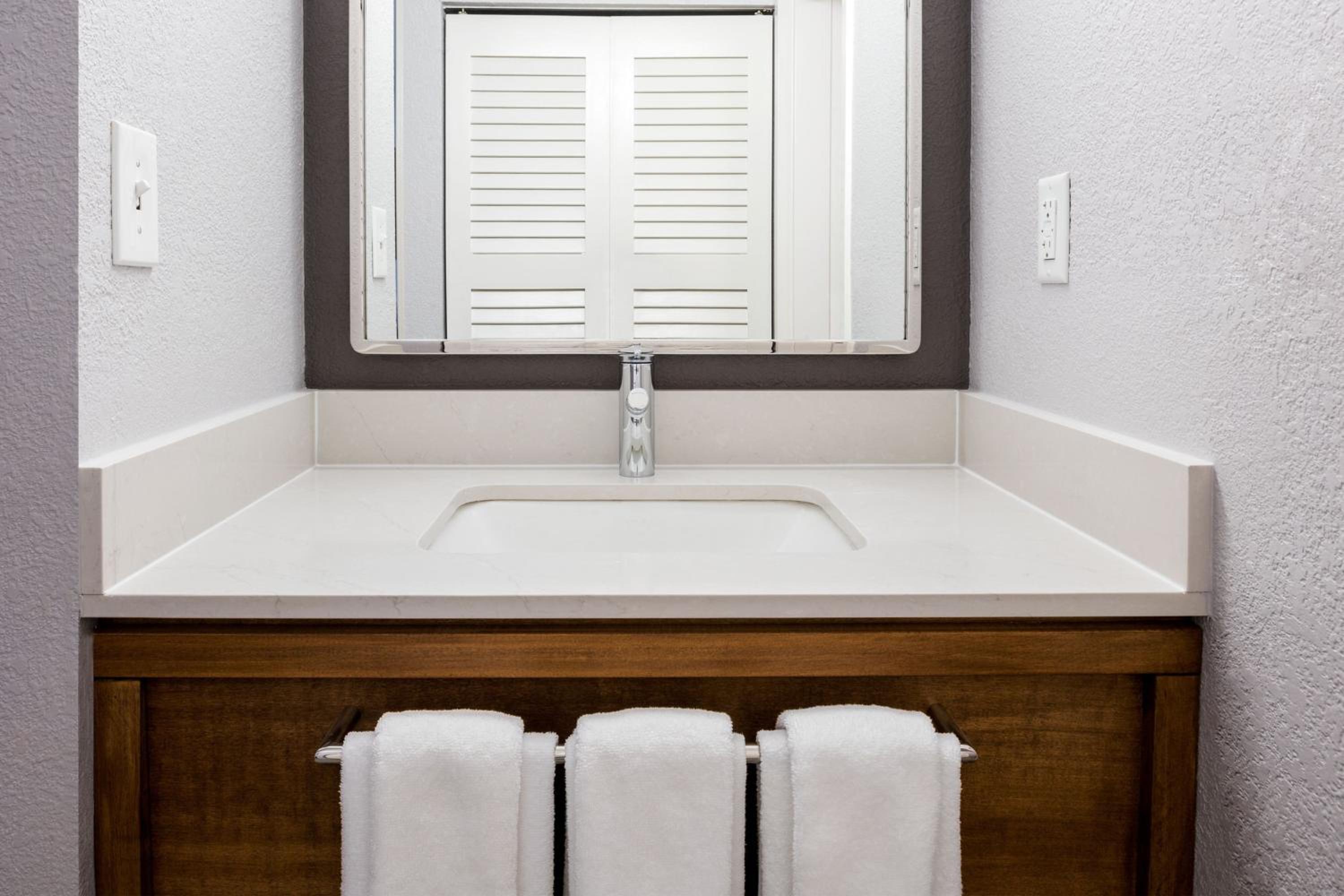 King Room with Balcony - Hearing Accessible