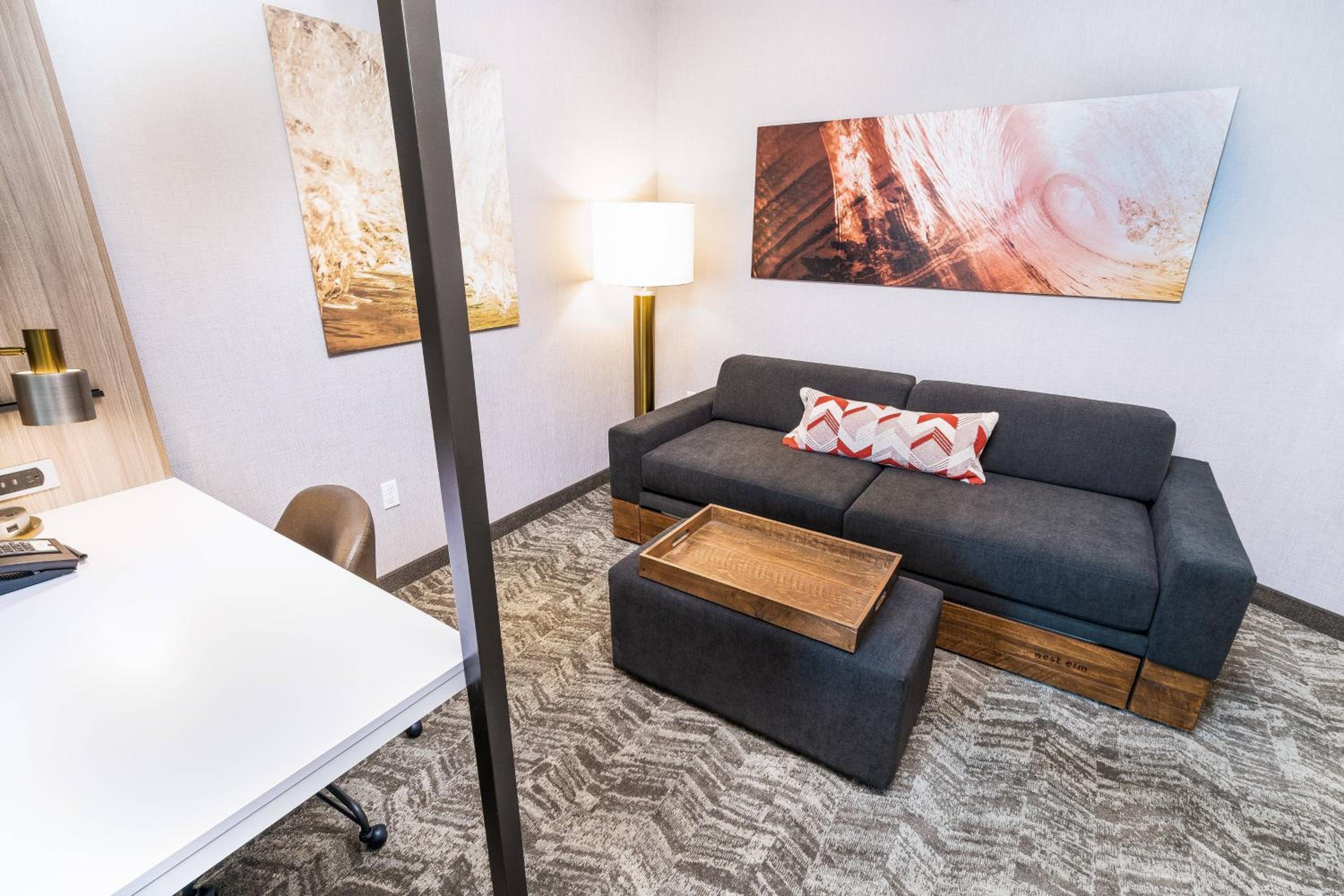 King Suite with Sofa Bed - Hearing Accessible