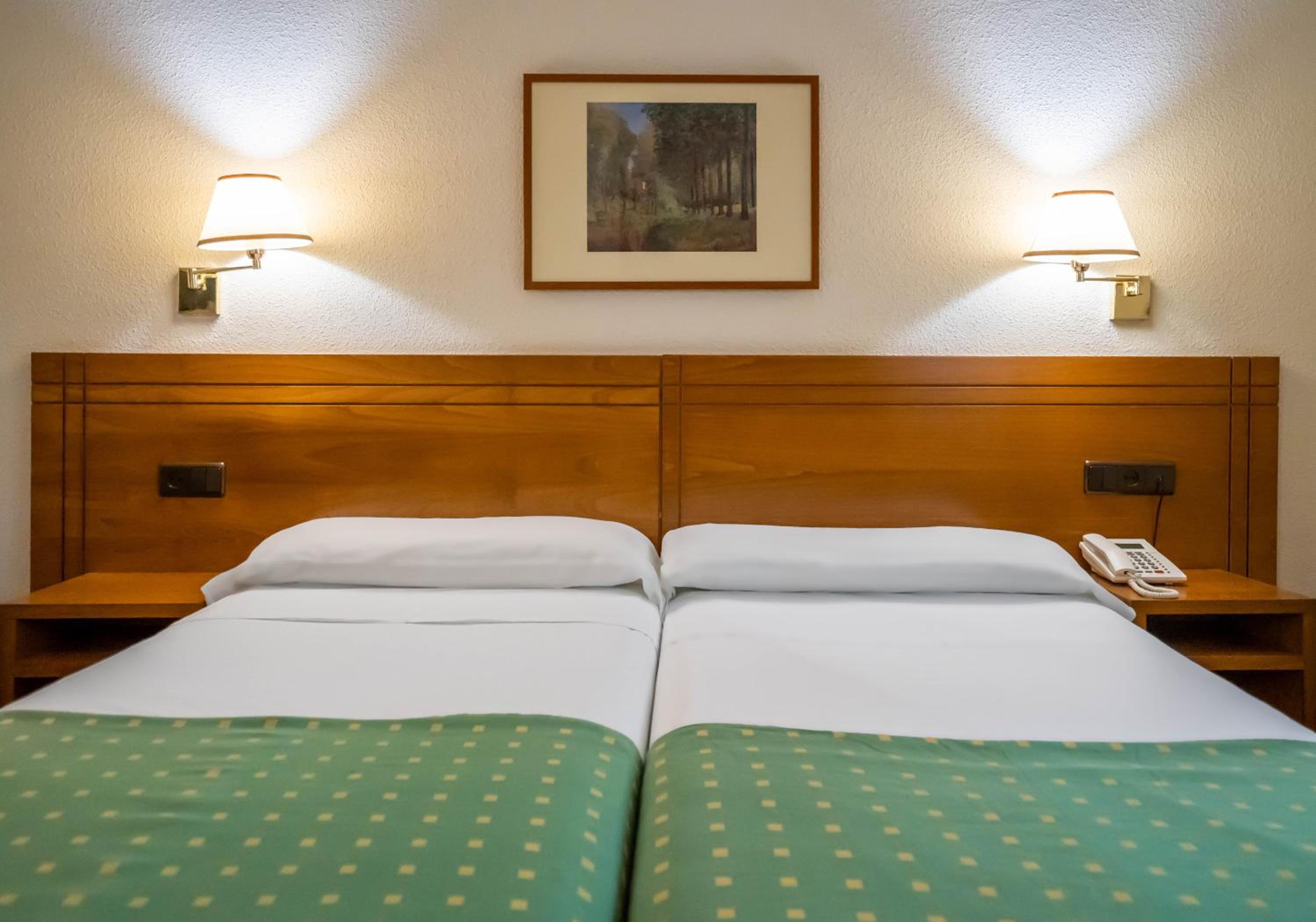 Twin Room with City View