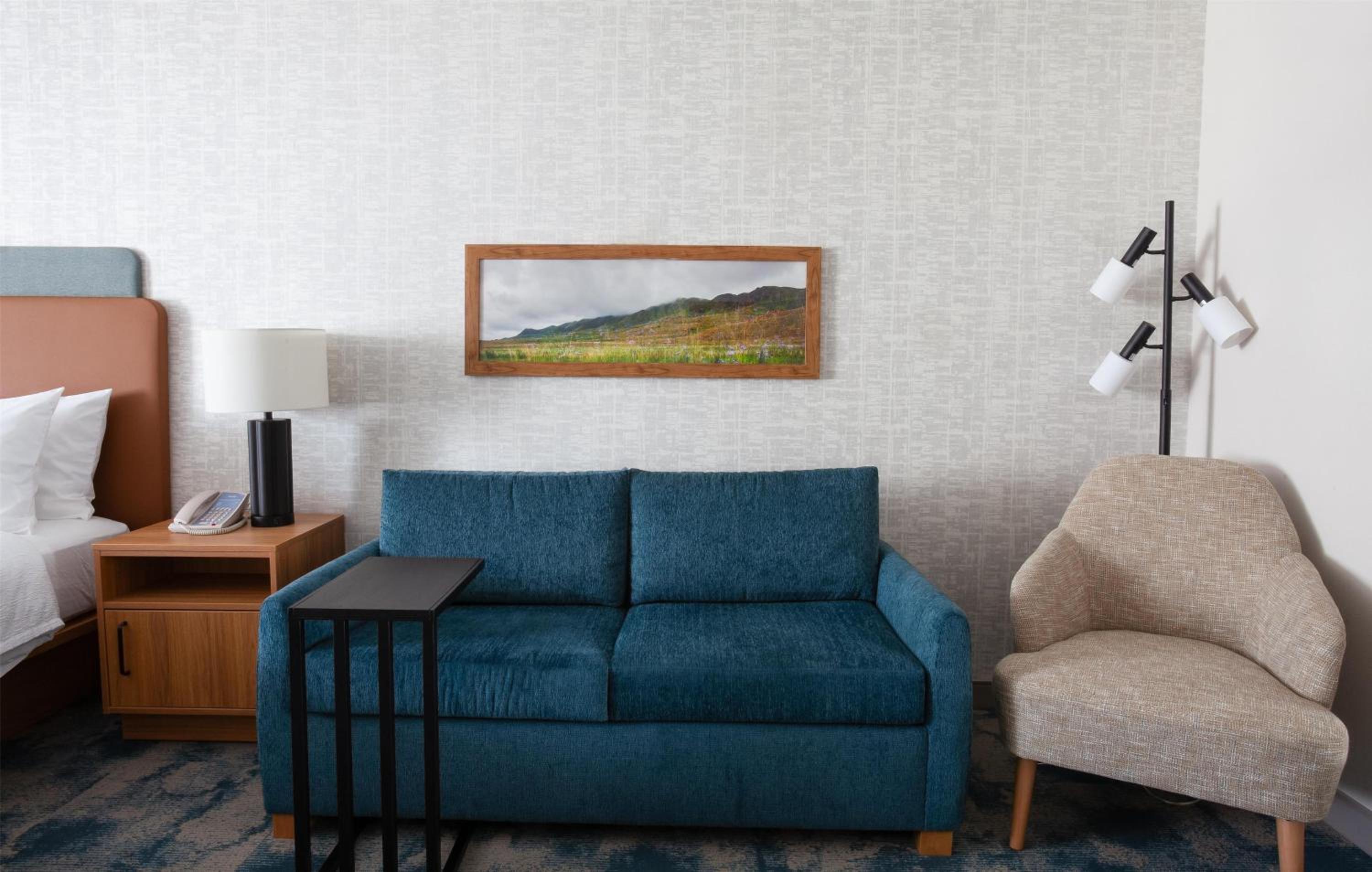 King Suite - Non-Smoking