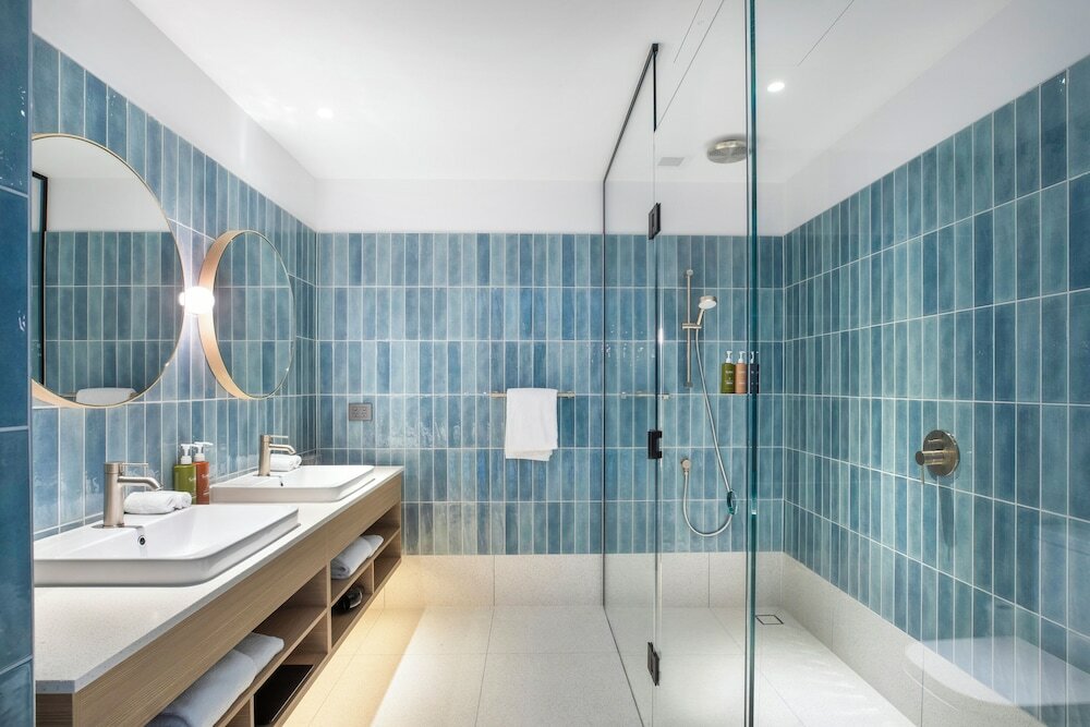 1 King Premium Corner City View