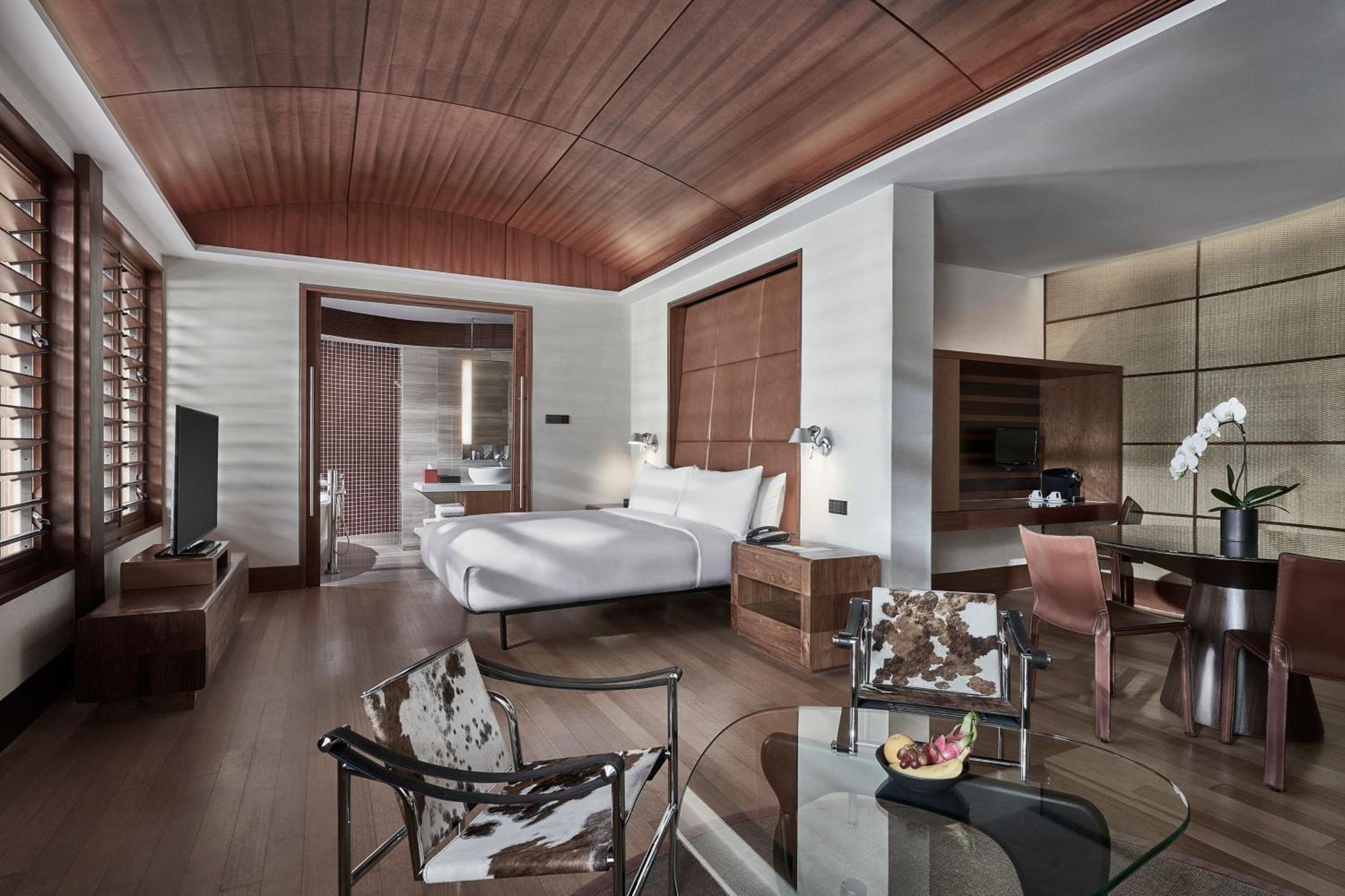 Pool Terrace Premier Suite with Pool Access/Club Lounge Access