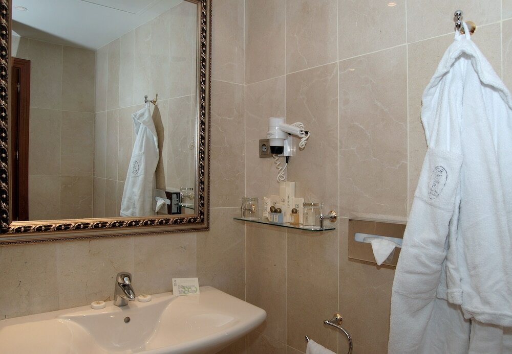 Basic Single Room (Interior)