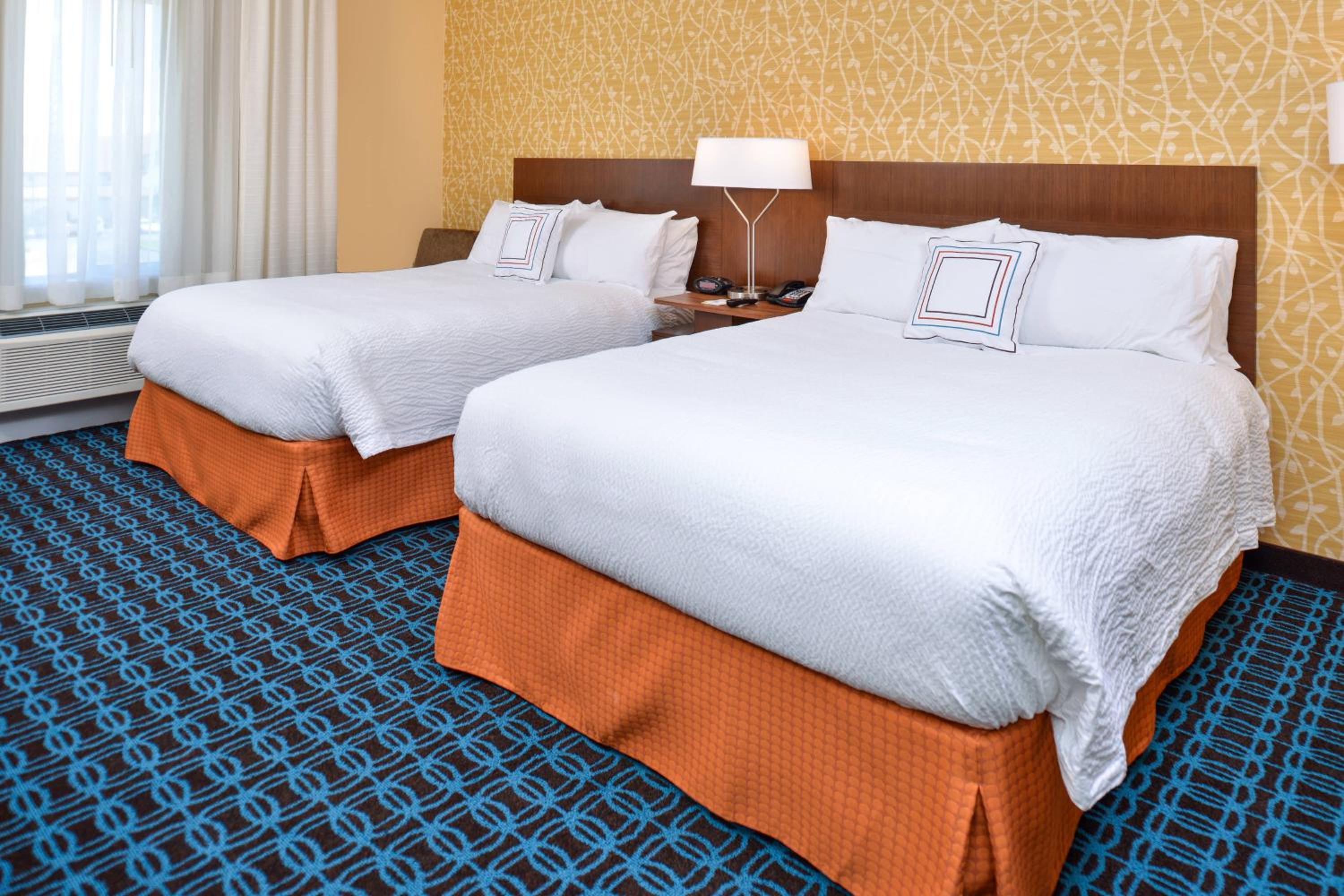 Queen Room with Two Queen Beds - Hearing Accessible