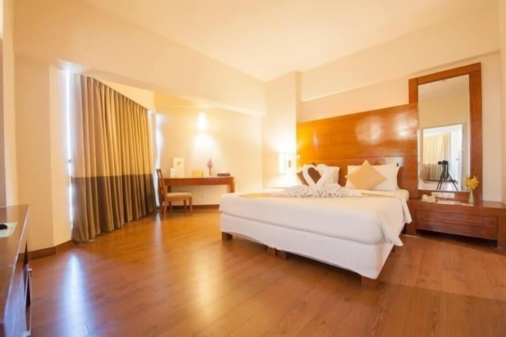 Executive Double Room, City View