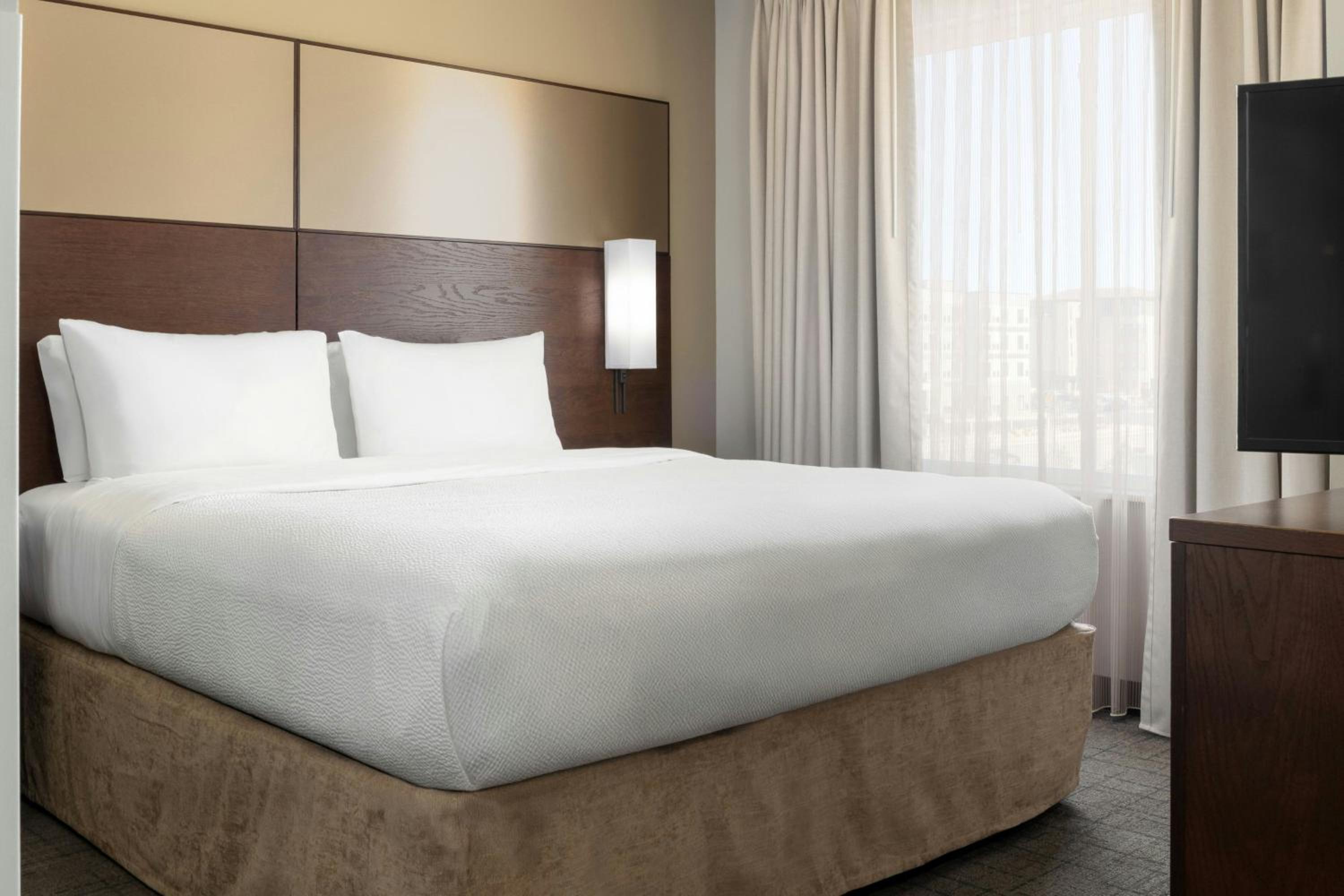 King Studio Suite with Sofa Bed - Hearing Accessible