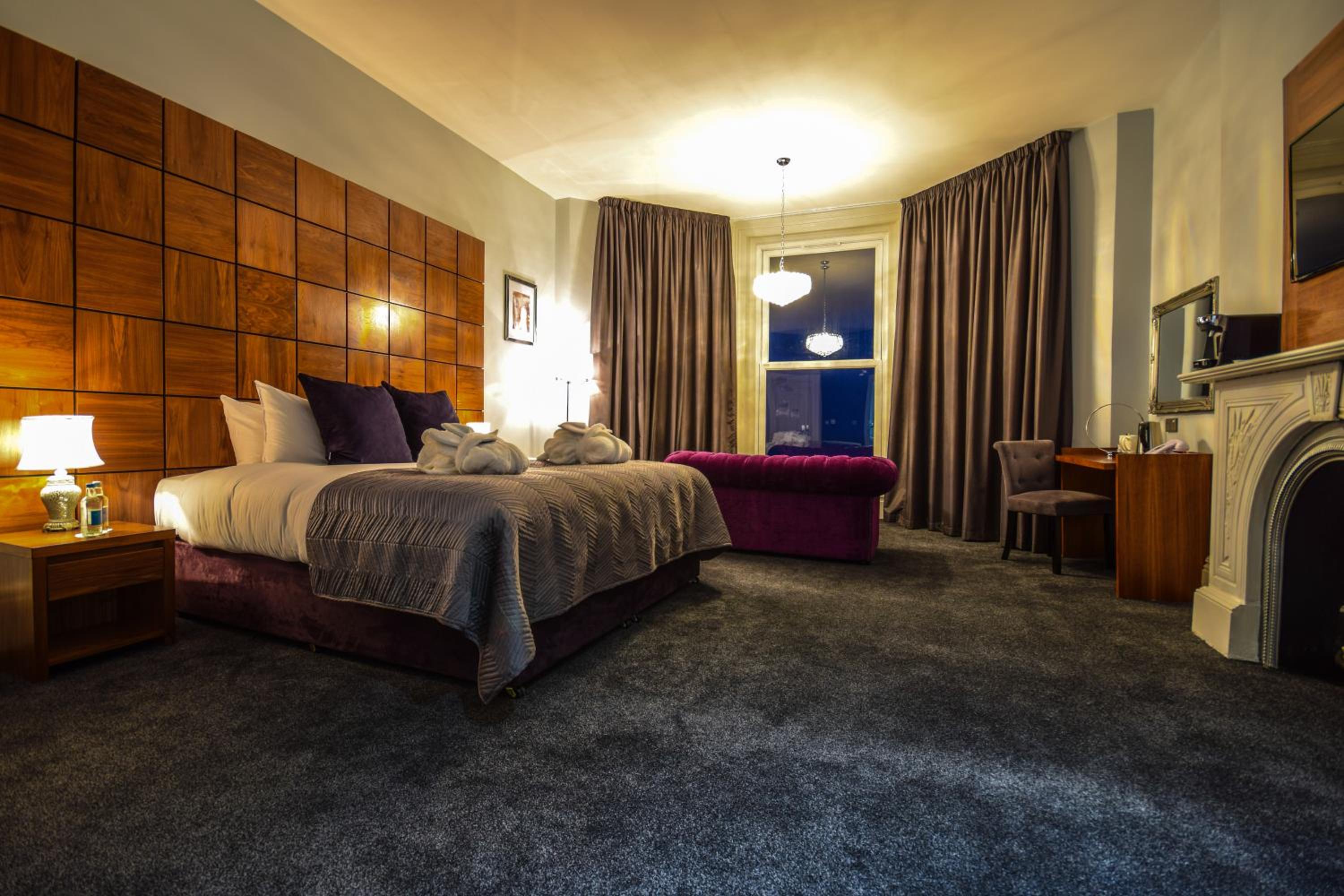 Junior King Suite 
