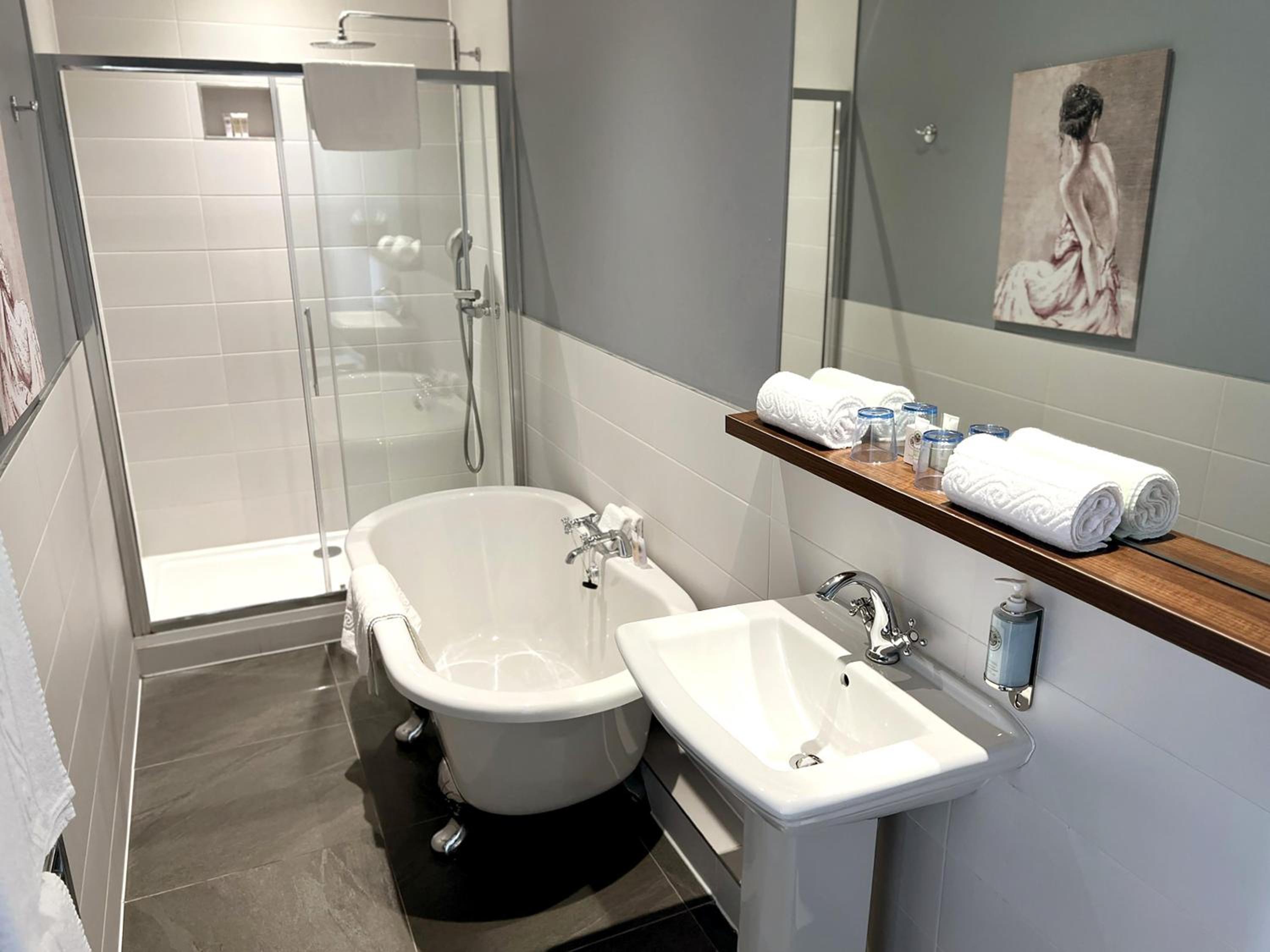Junior King Suite 