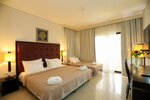 Superior Triple Room with Sea View в Hotel New York