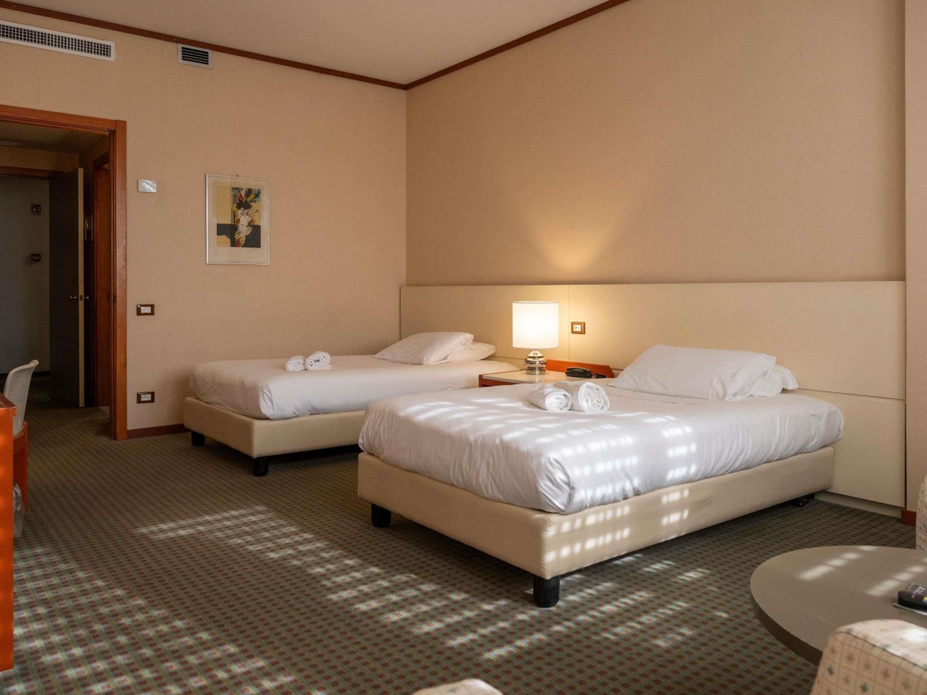 Classic Double Room with Twin Beds