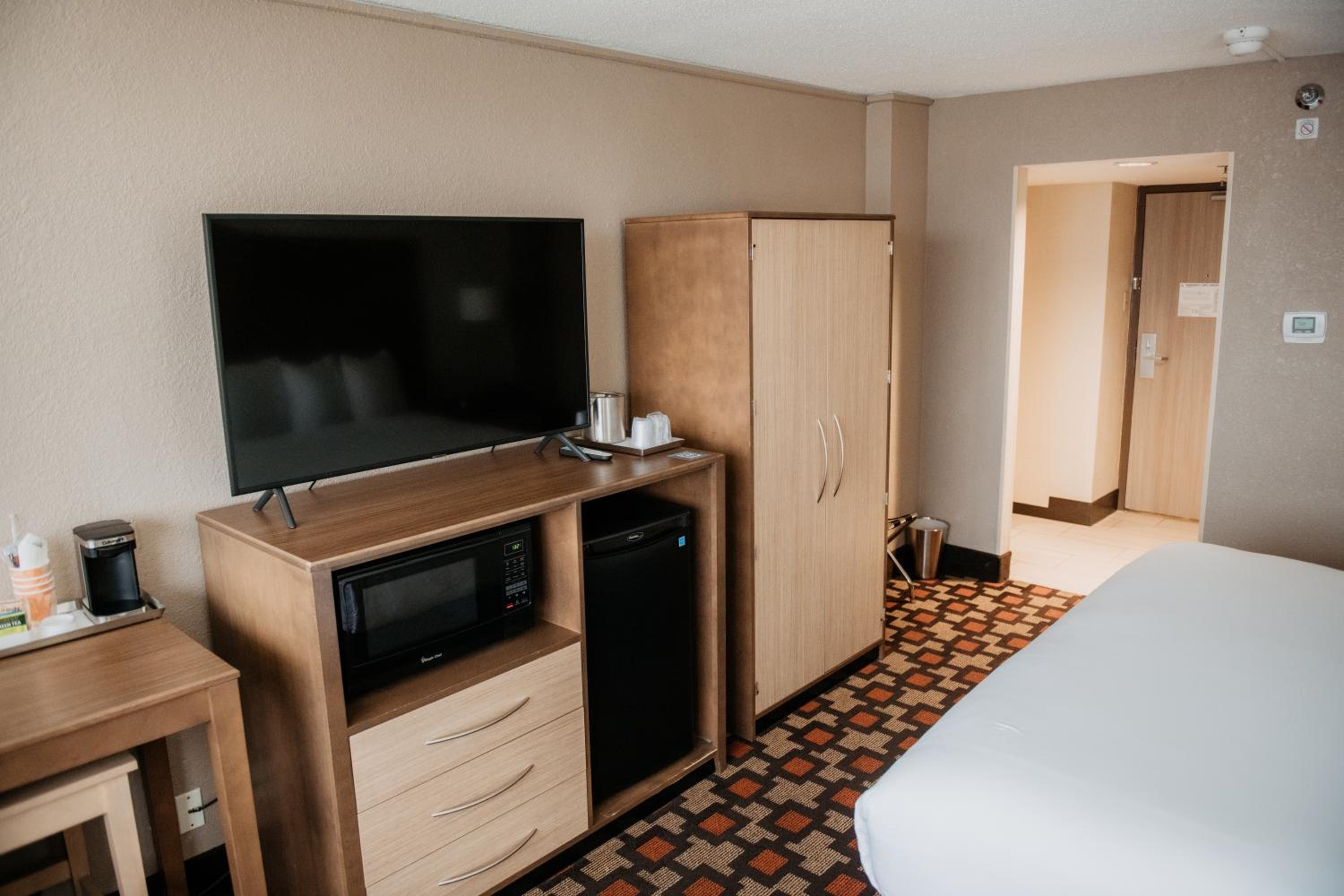 King Room - Non-Smoking