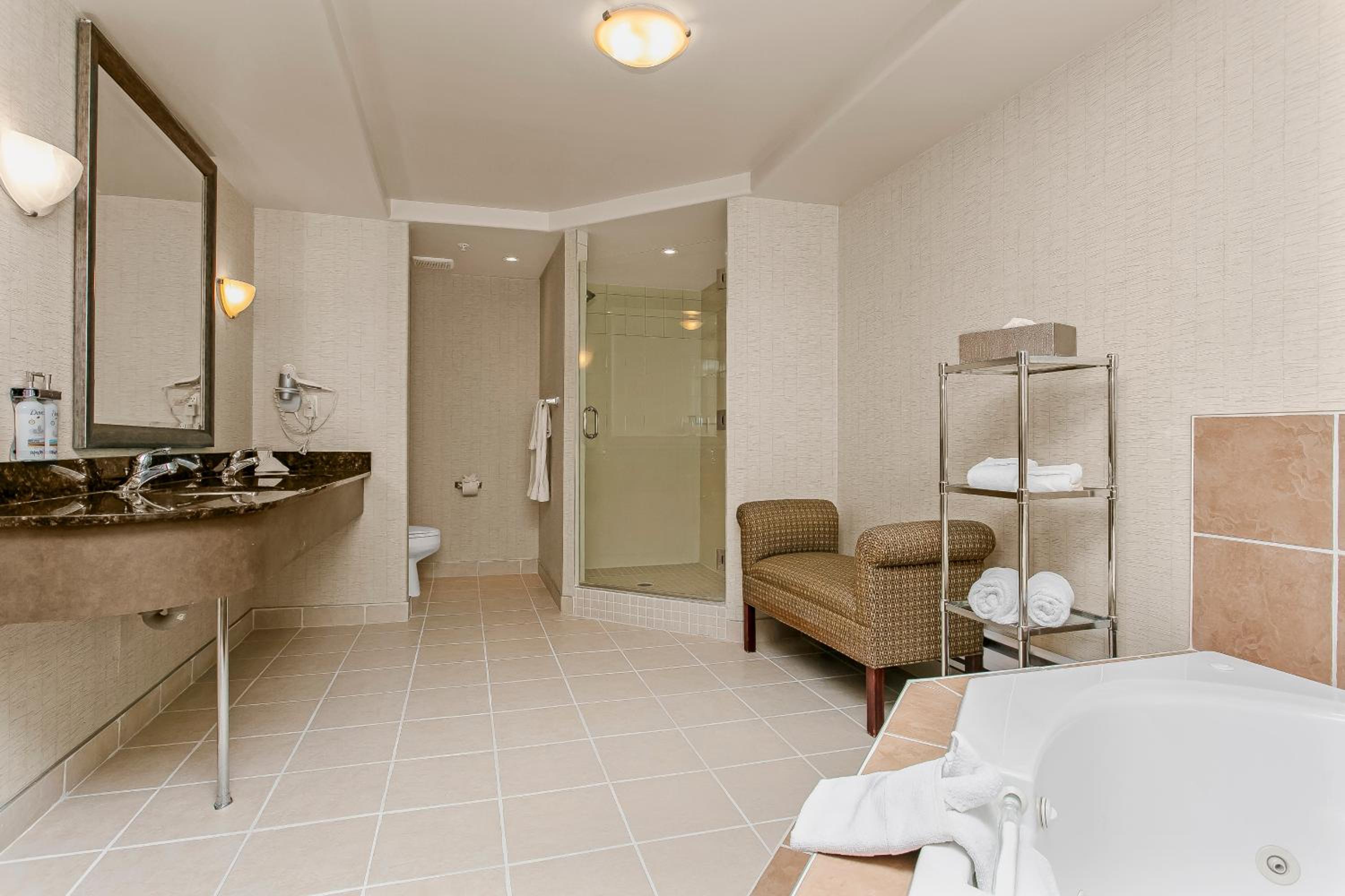 King Suite with Jetted Tub