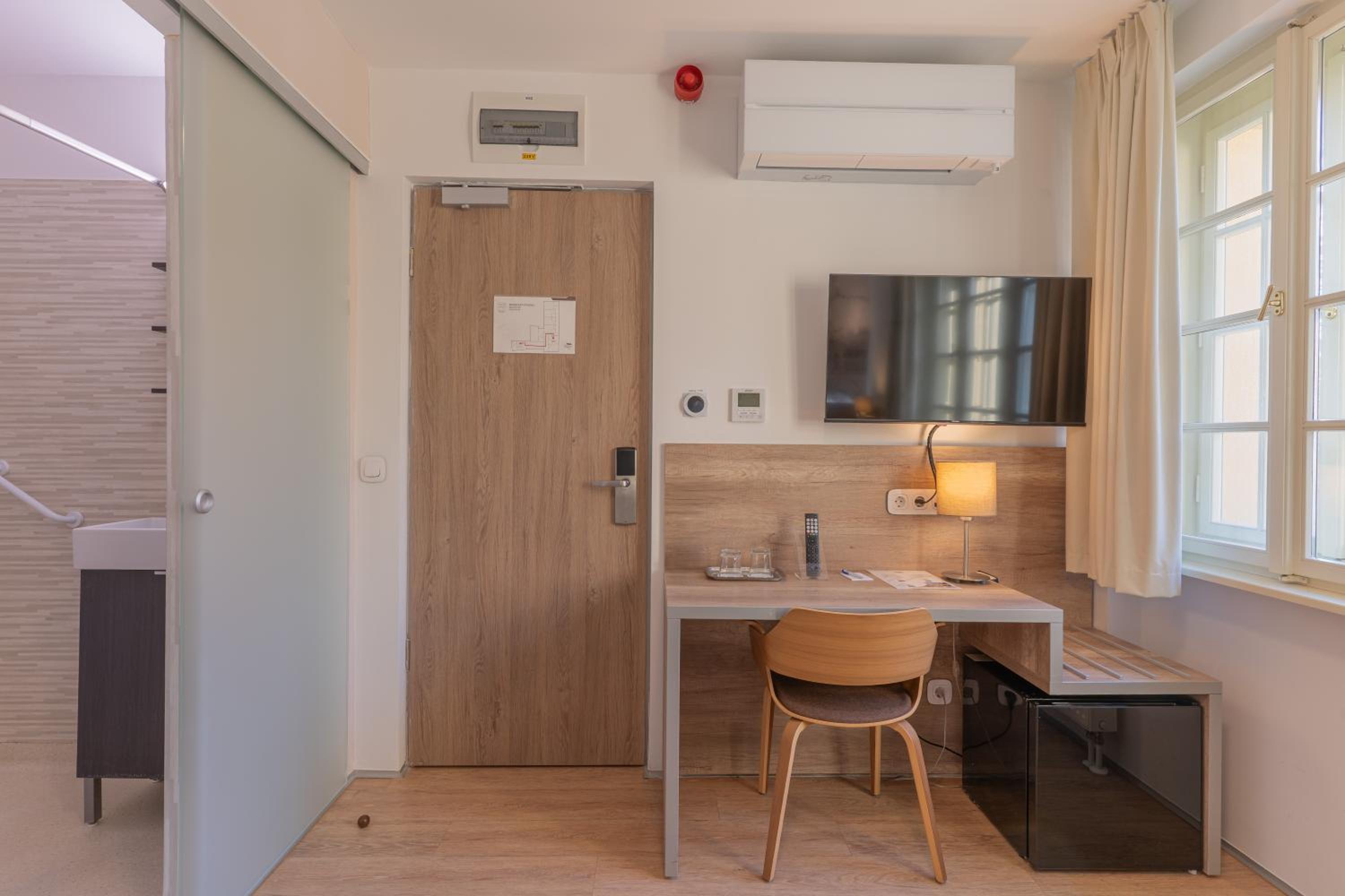 Comfort Room with 2 Single Beds 