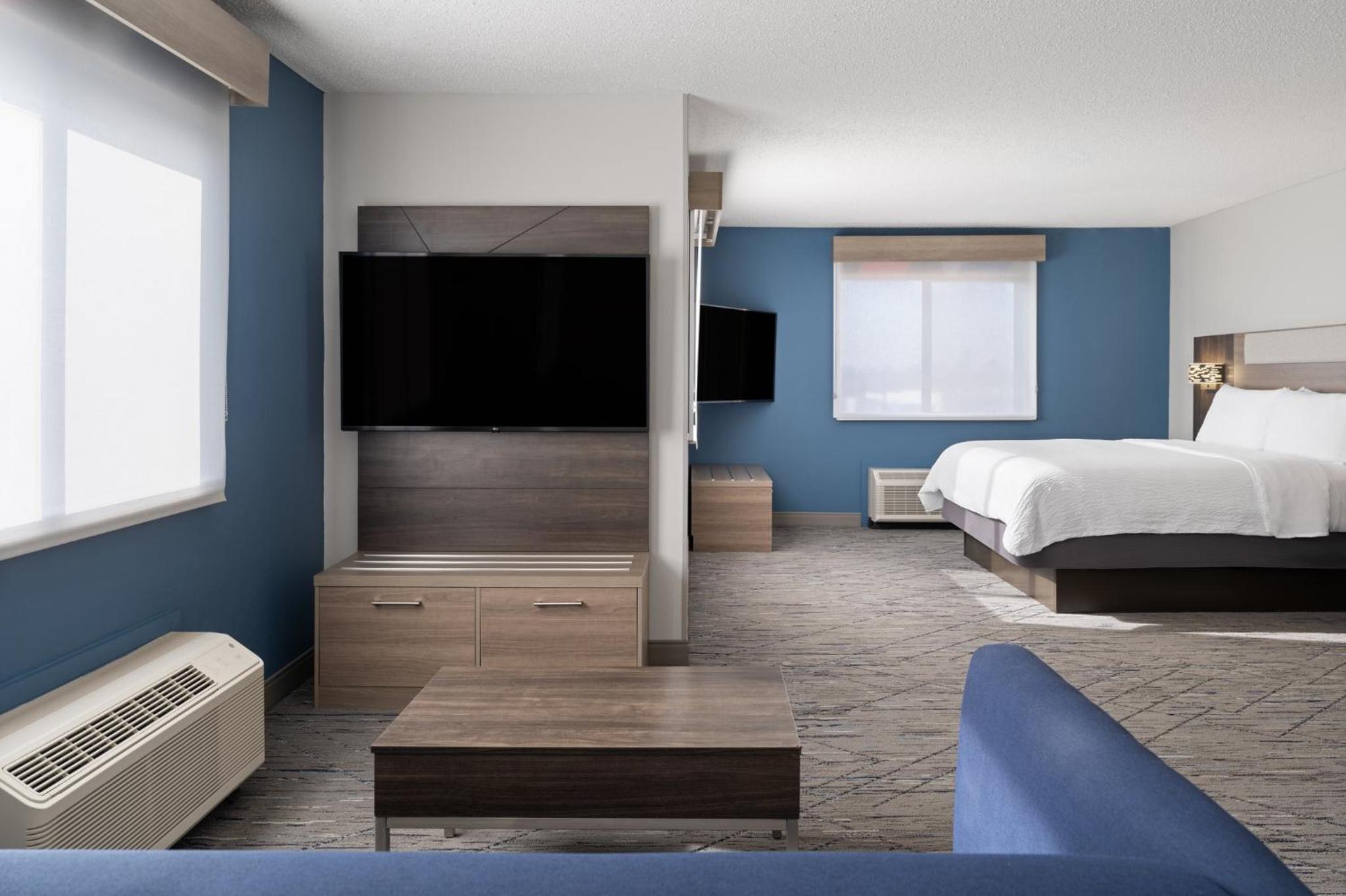 King Suite with Sofa Bed - Non-Smoking