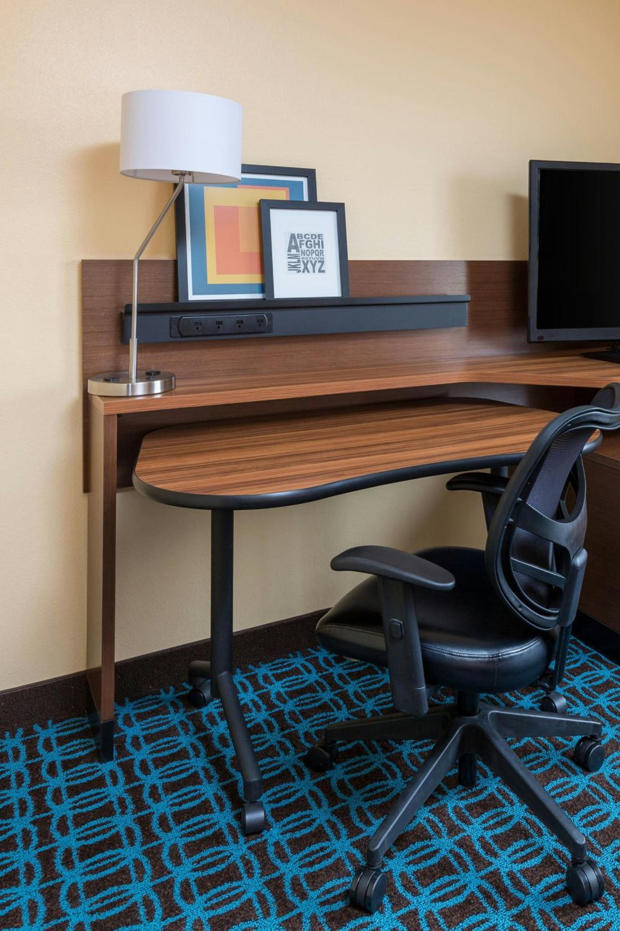 Queen Room with Two Queen Beds - Hearing Accessible