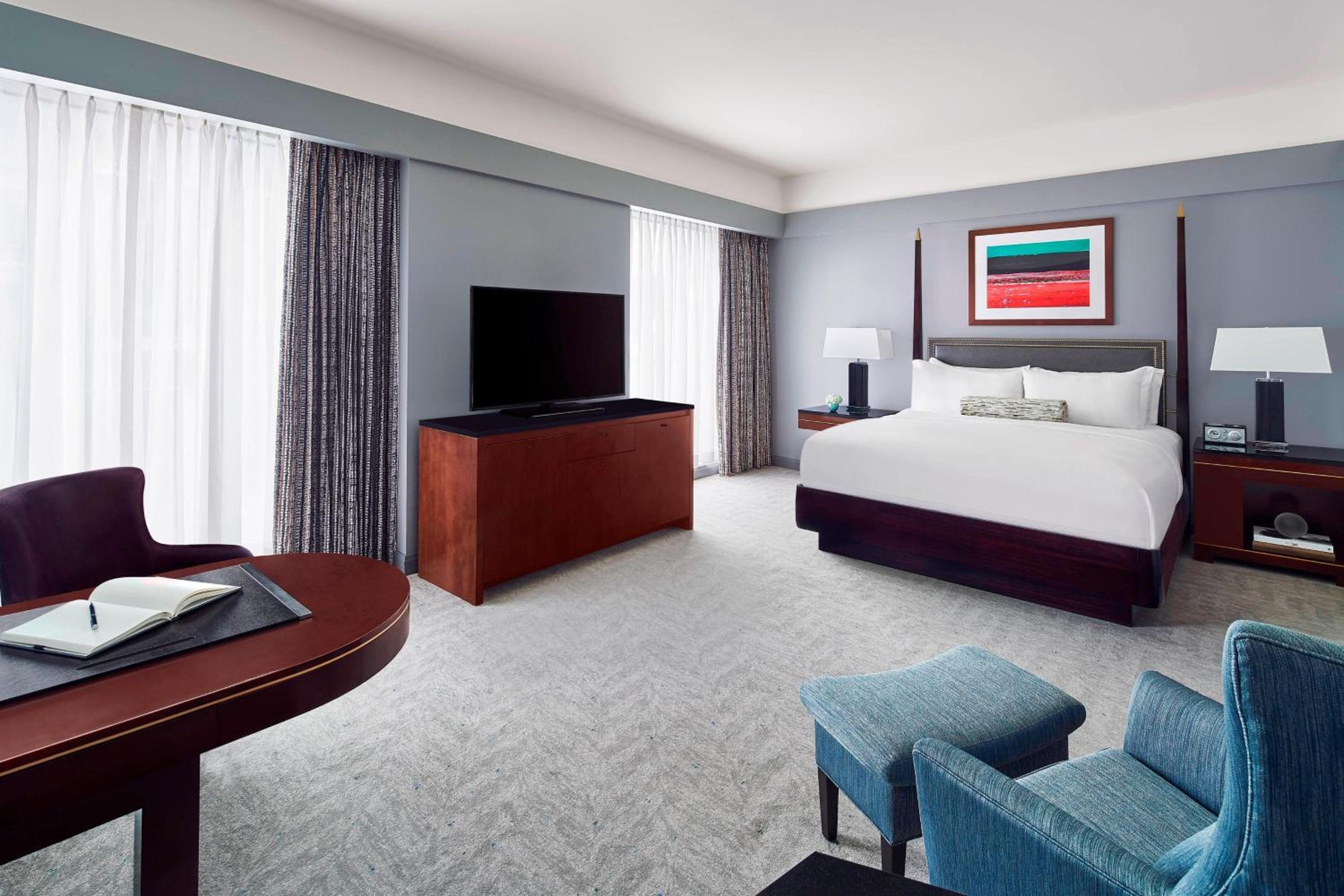 Deluxe King Room - Hearing Accessible