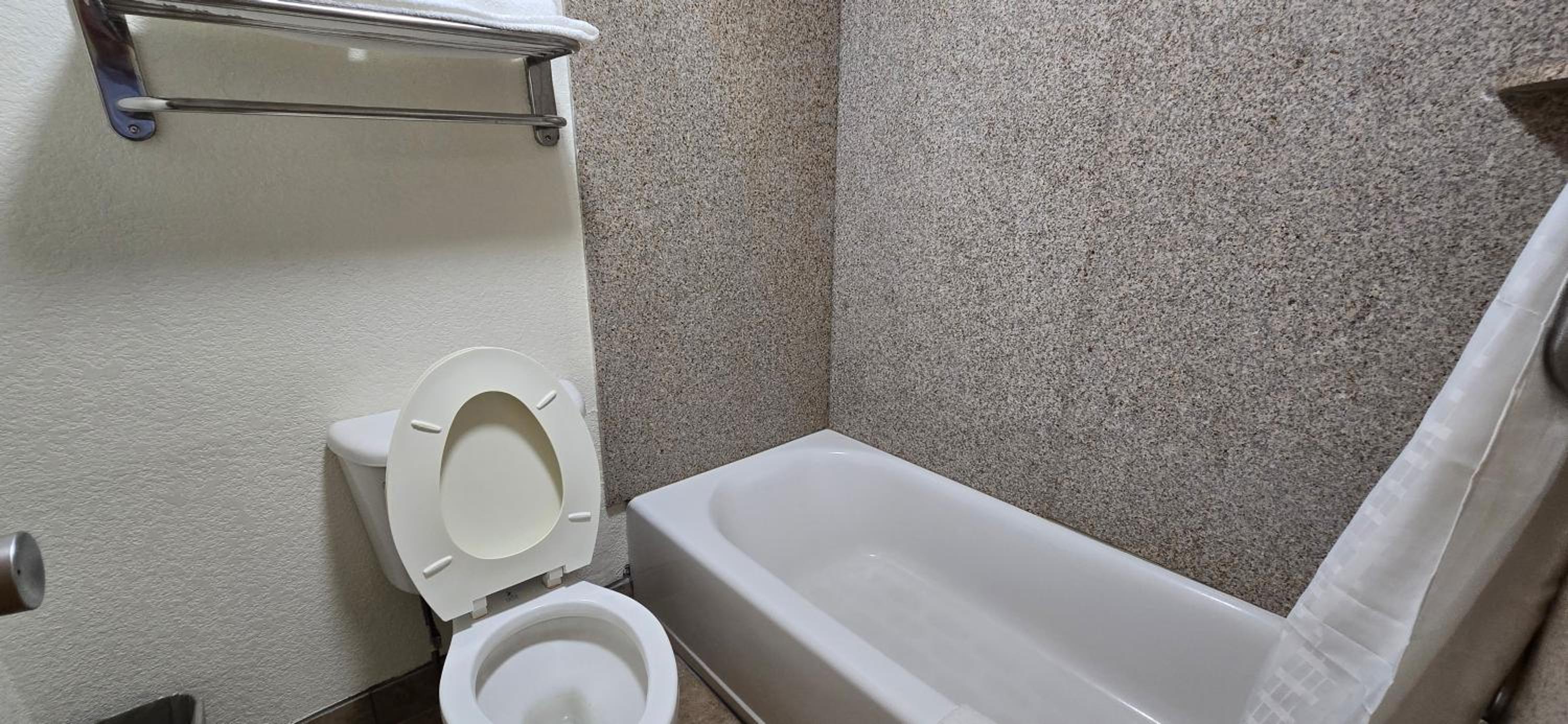 Queen Room with Two Queen Beds - Smoking