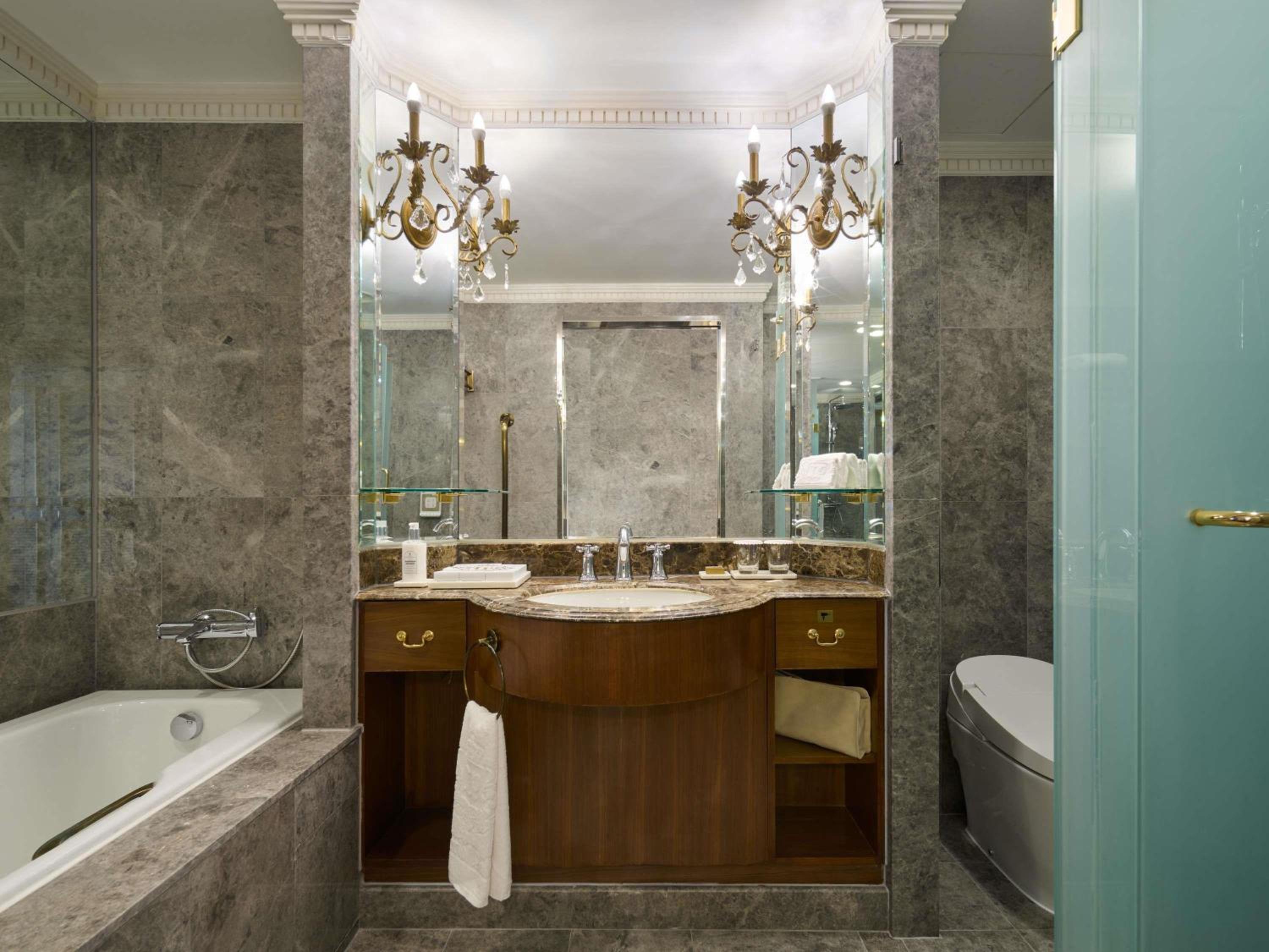 Deluxe - 1 king size bed