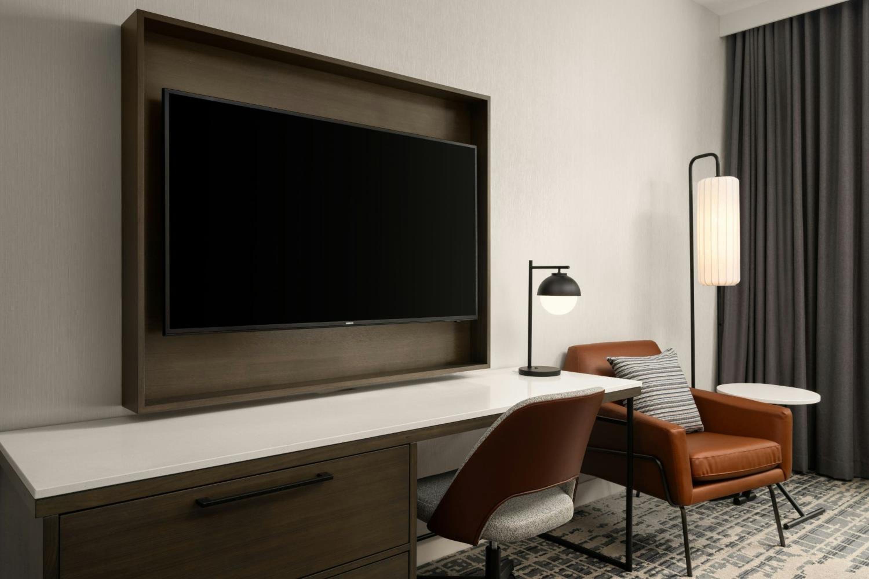 Executive Queen Room with Two Queen Beds and City View