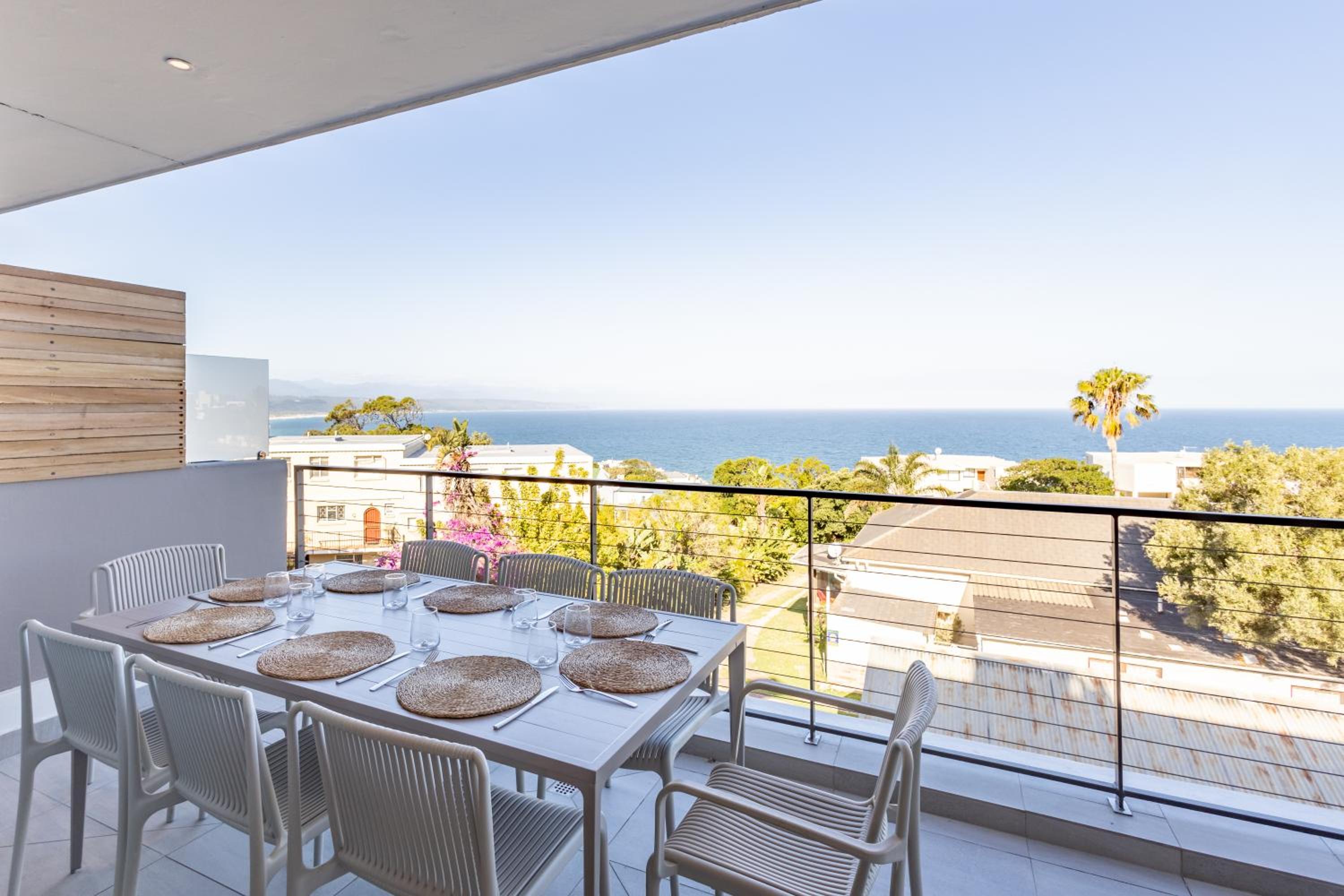 Three Bedroom Luxury Apartment 205