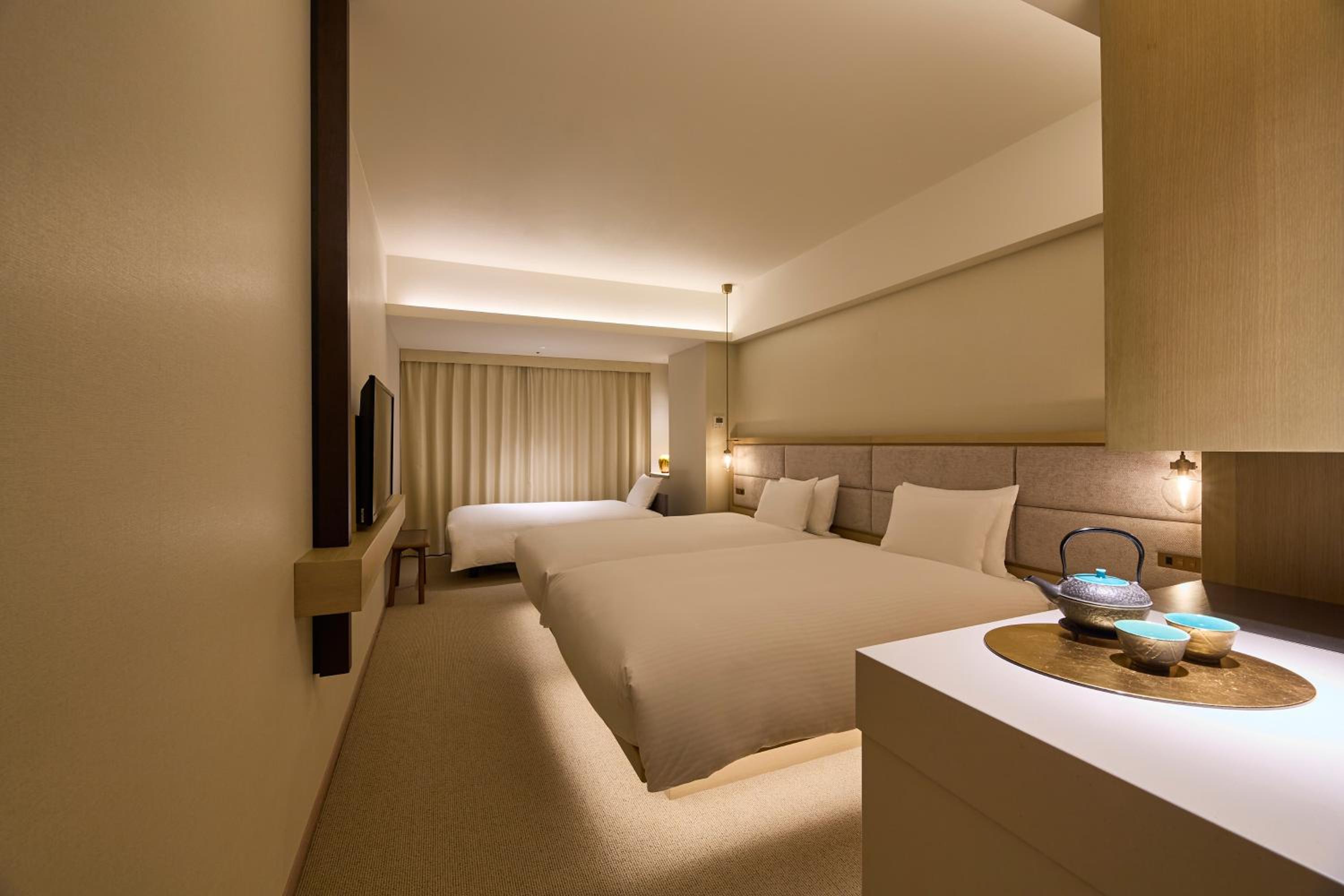 Deluxe Twin Room with Sofa Bed - Non-Smoking