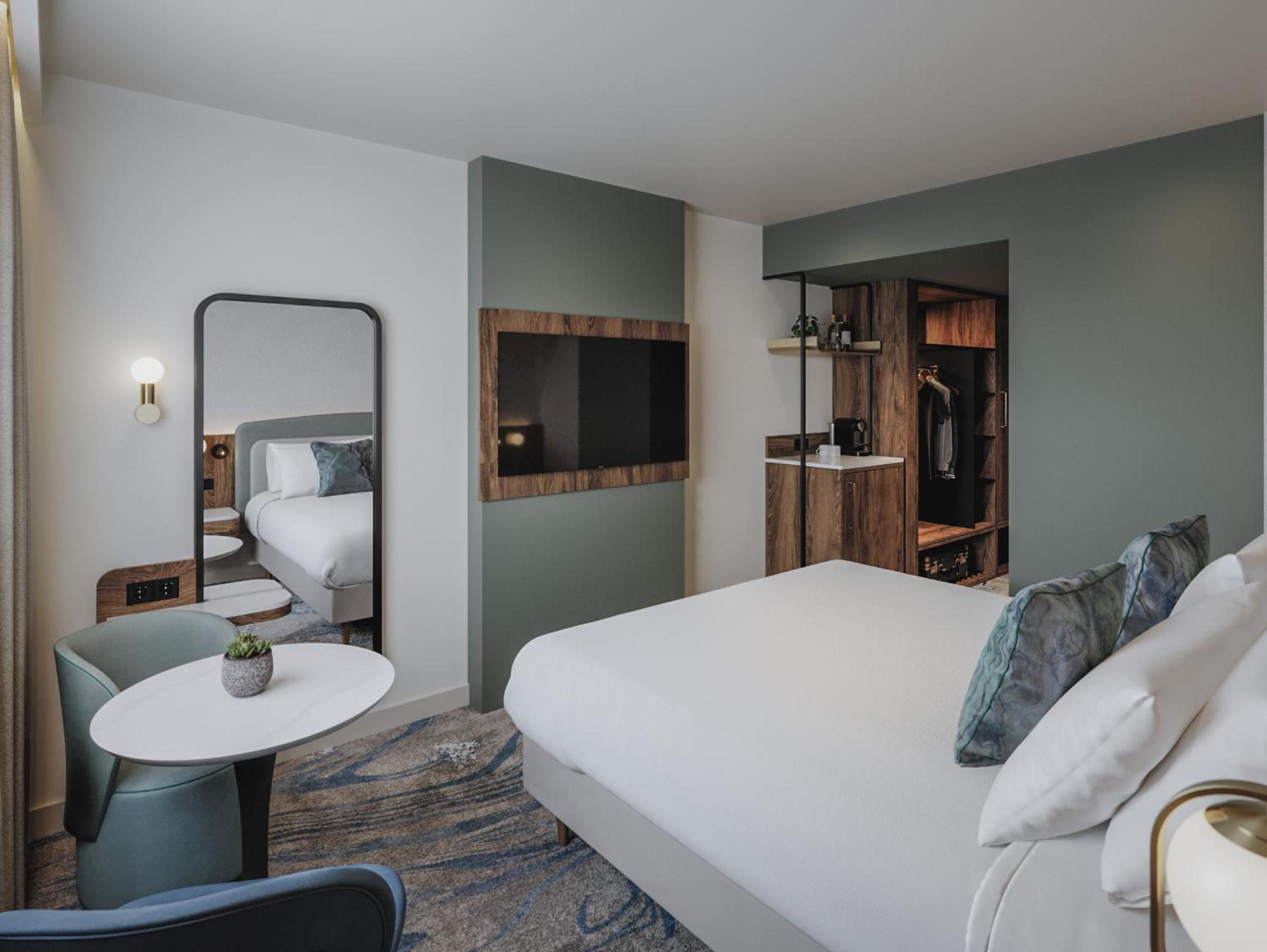 Junior King Suite with Sofa Bed