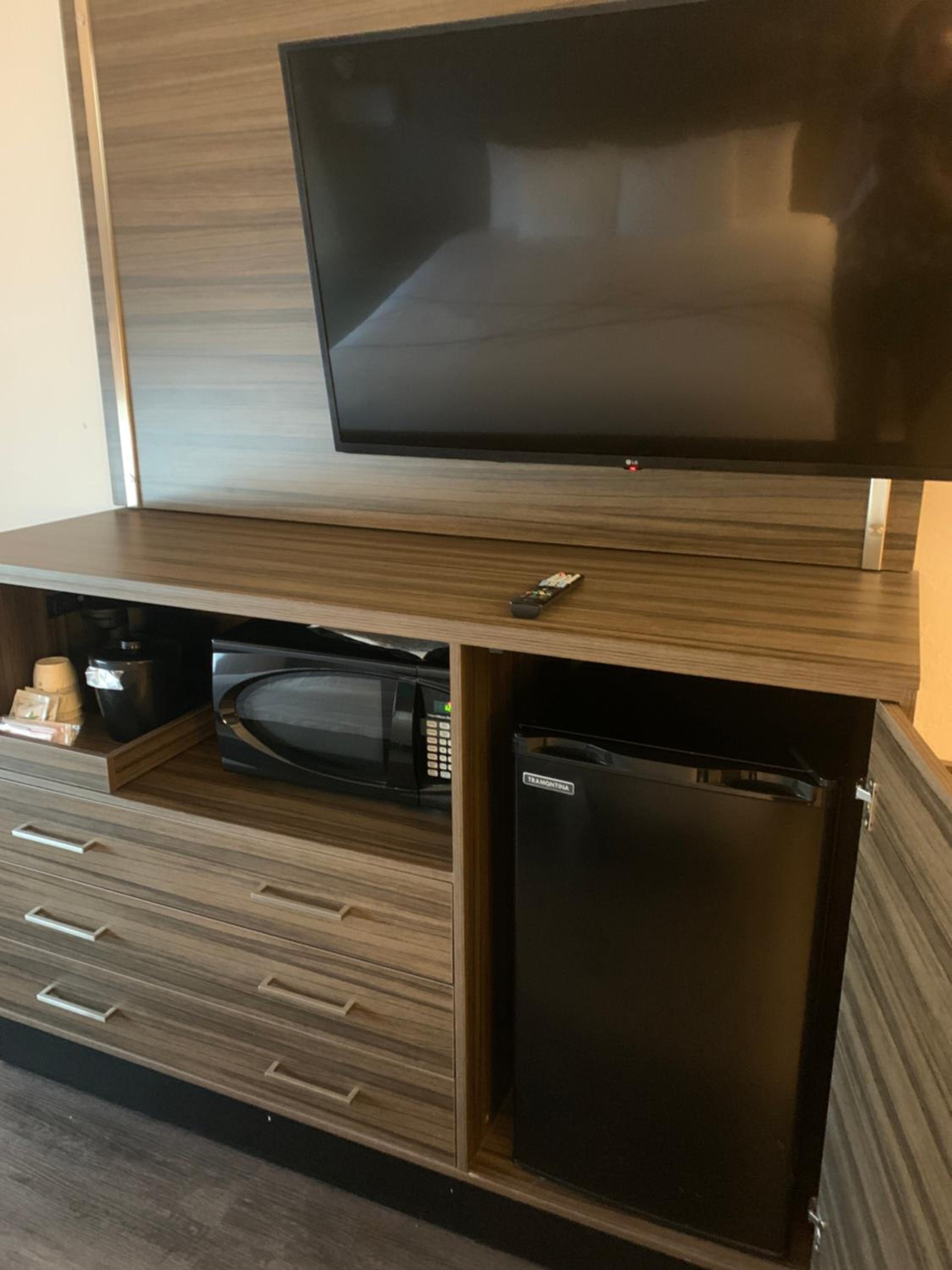 Deluxe Queen Room with Two Queen Beds - Non-Smoking