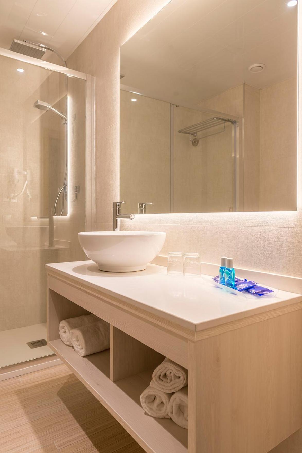 Deluxe Double Room with Sea View