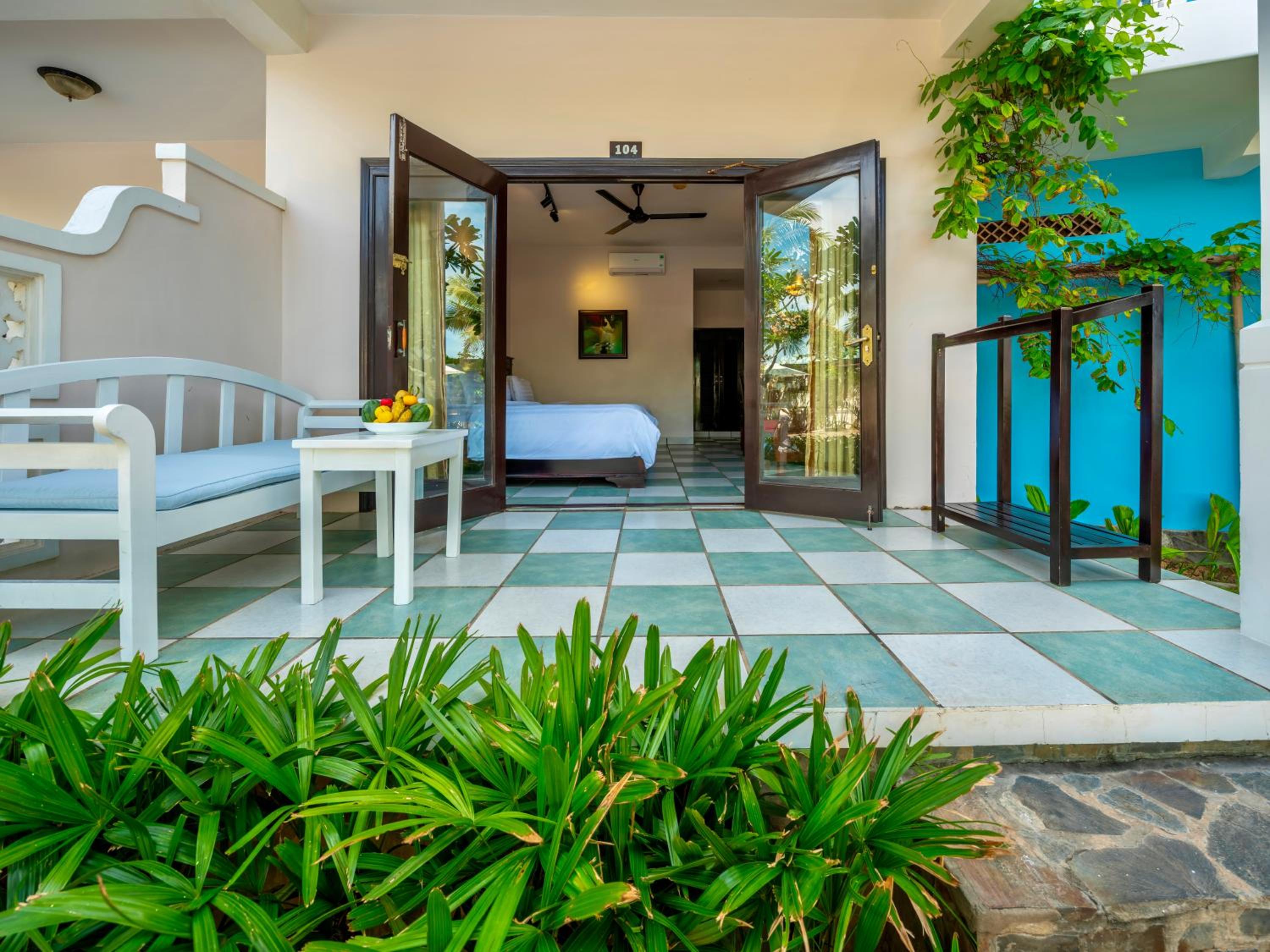 Triple Room with Garden View