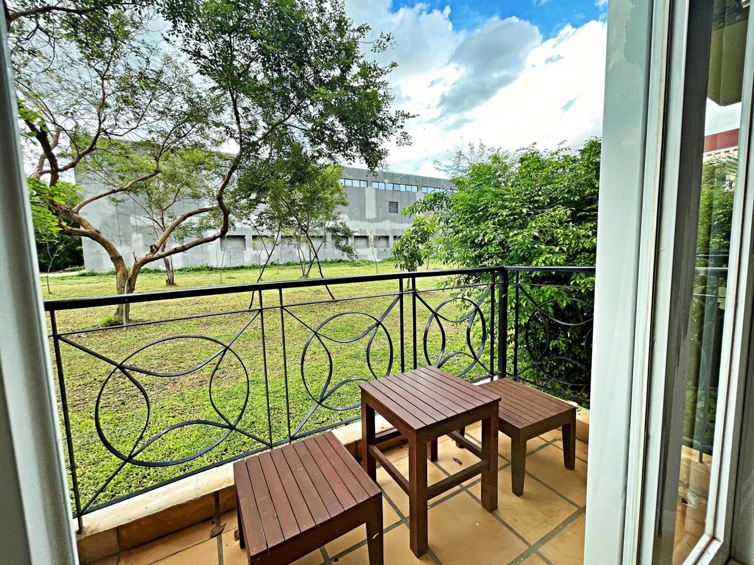 King Room with Garden View