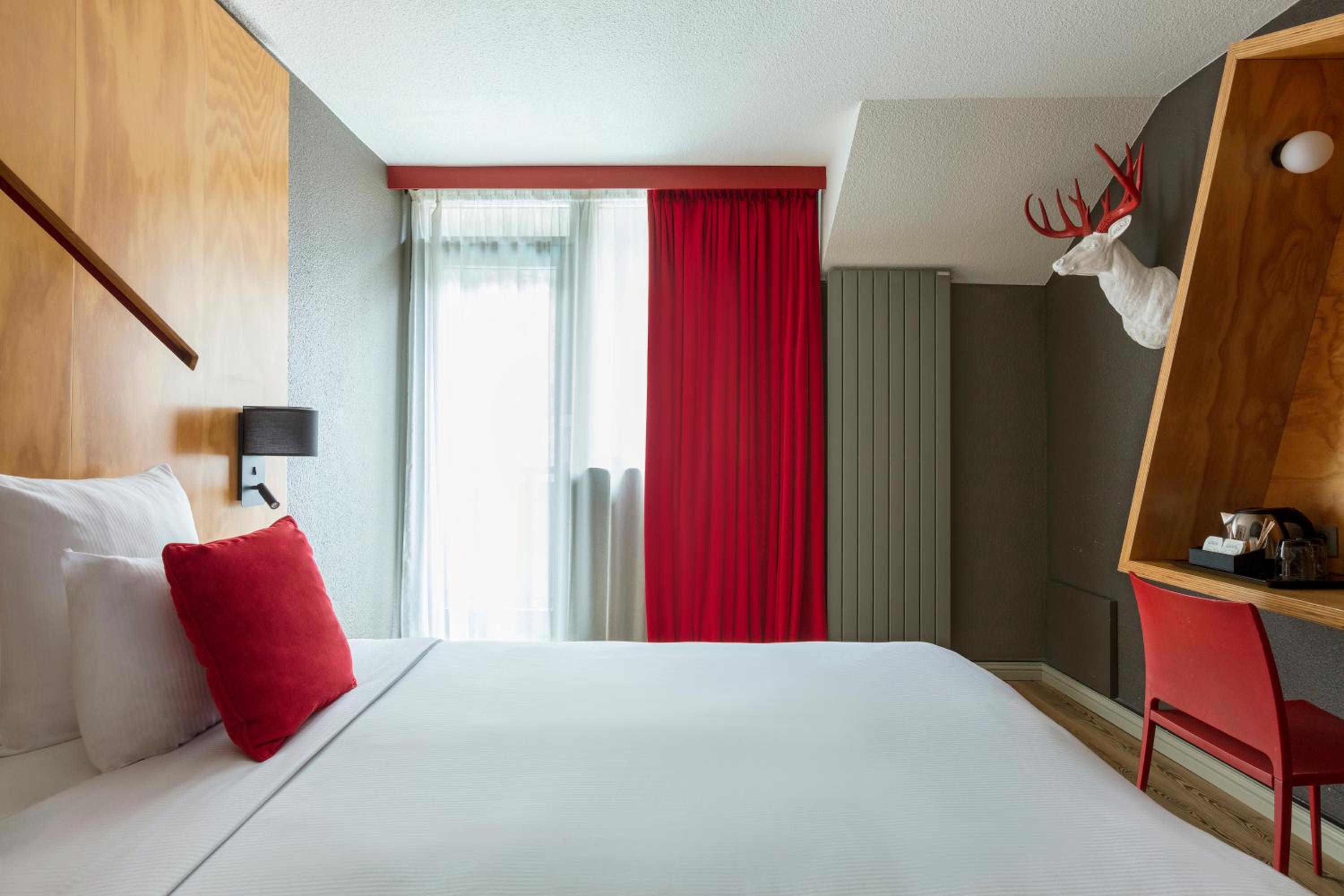 Classique Double or Twin Room with balcony - Mont-Blanc View