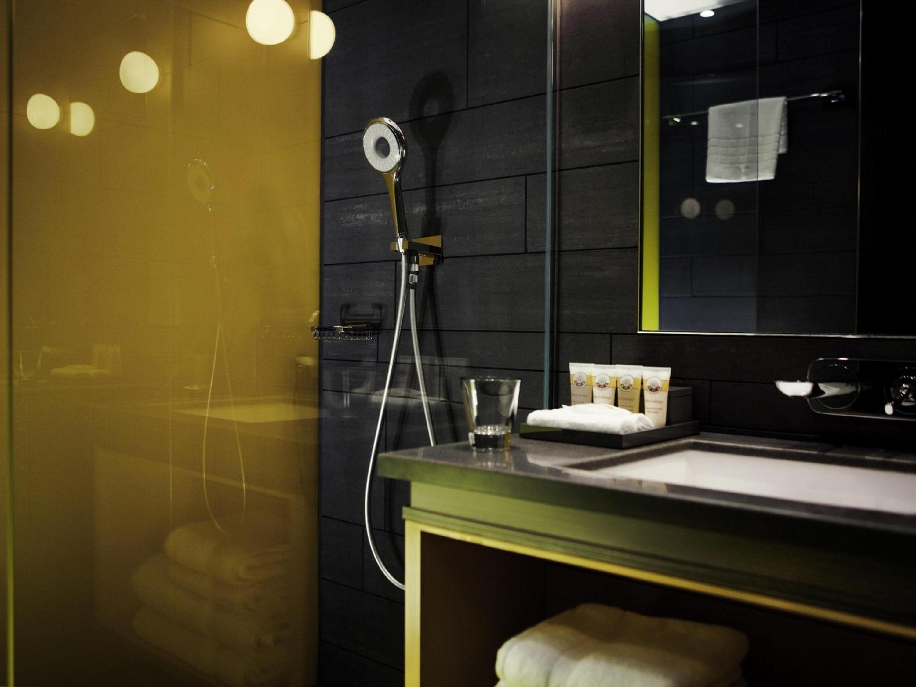 Accessible Room with Two Single Beds