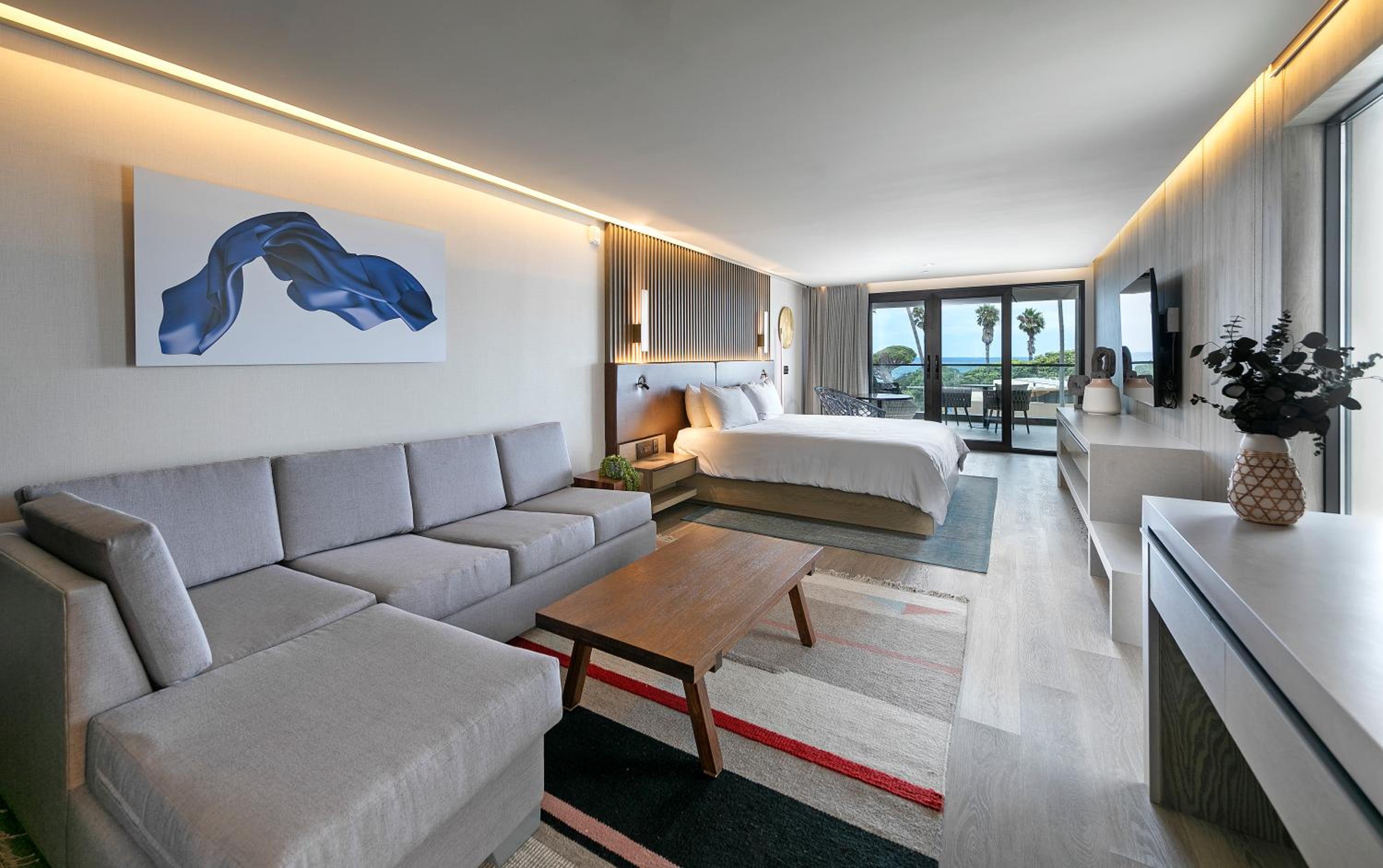 ALL NEW! Shores VIP Corner Suite